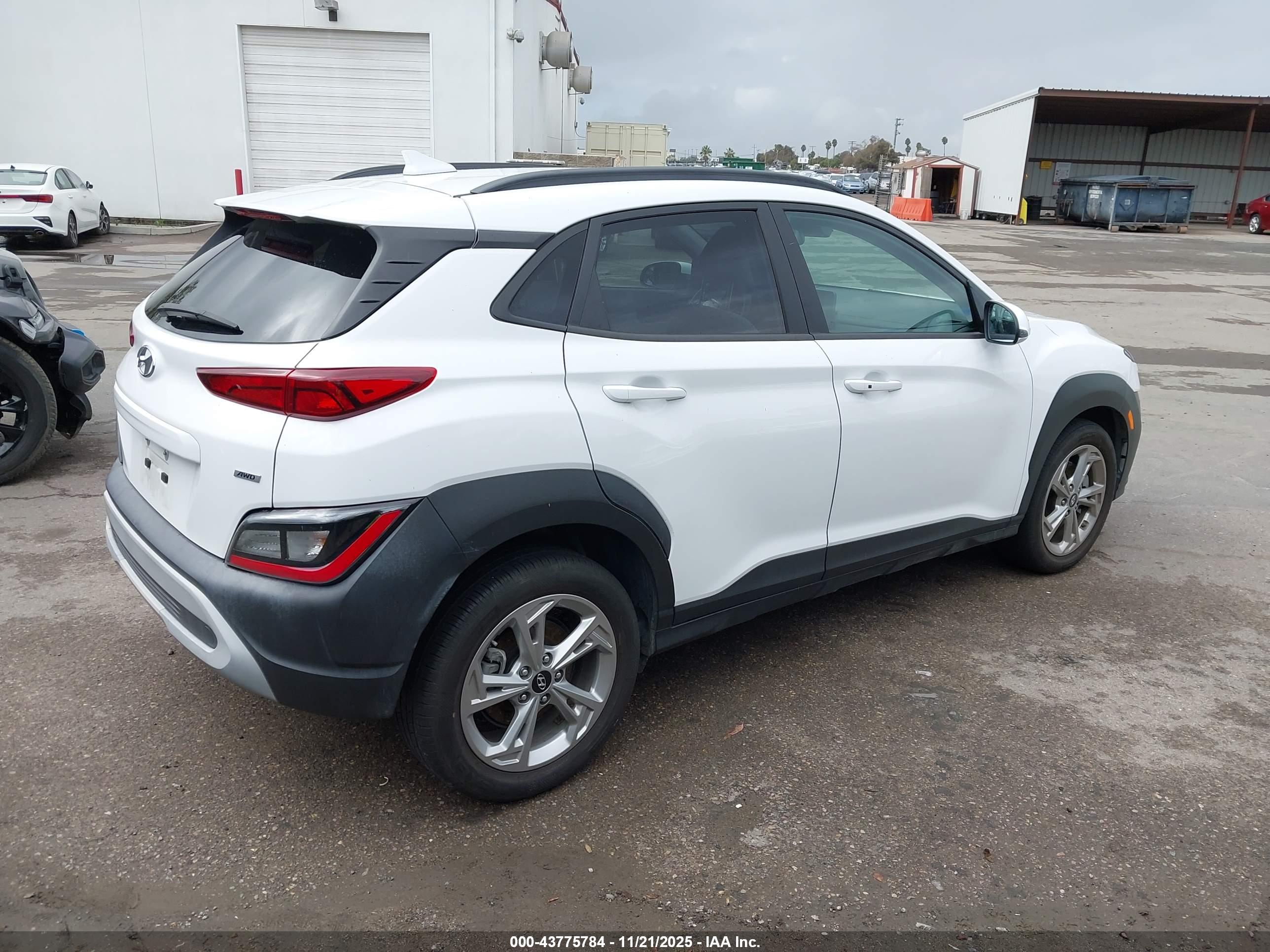 HYUNDAI KONA image 4