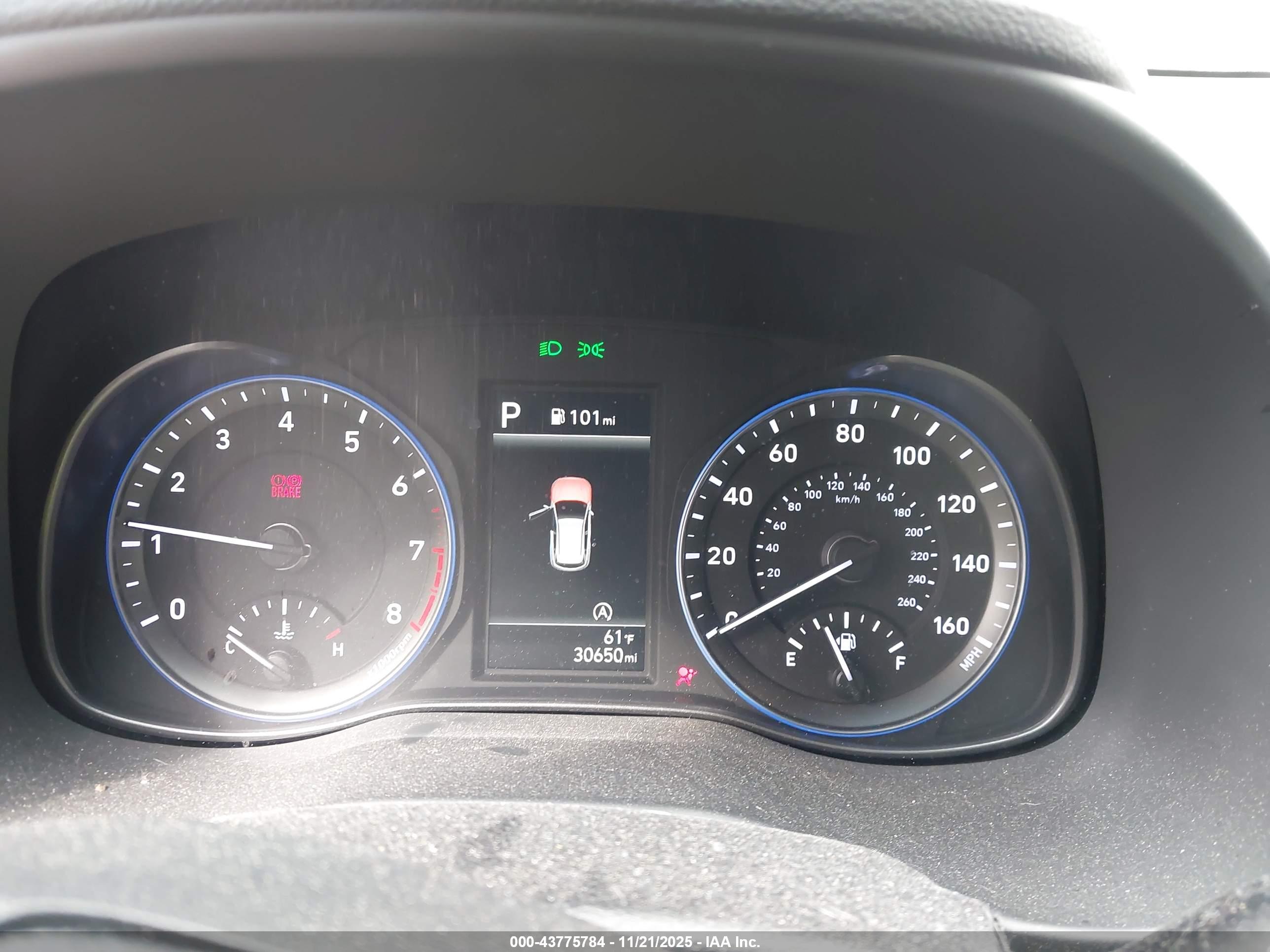 HYUNDAI KONA image 7