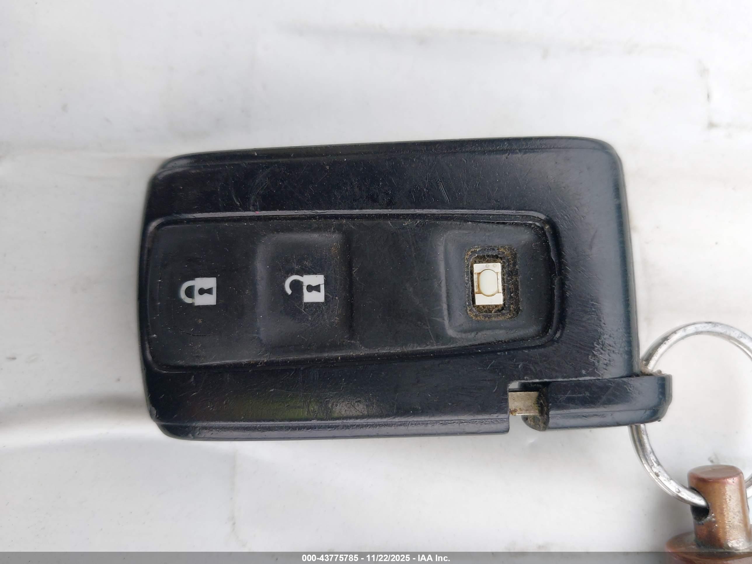 TOYOTA PRIUS image 11