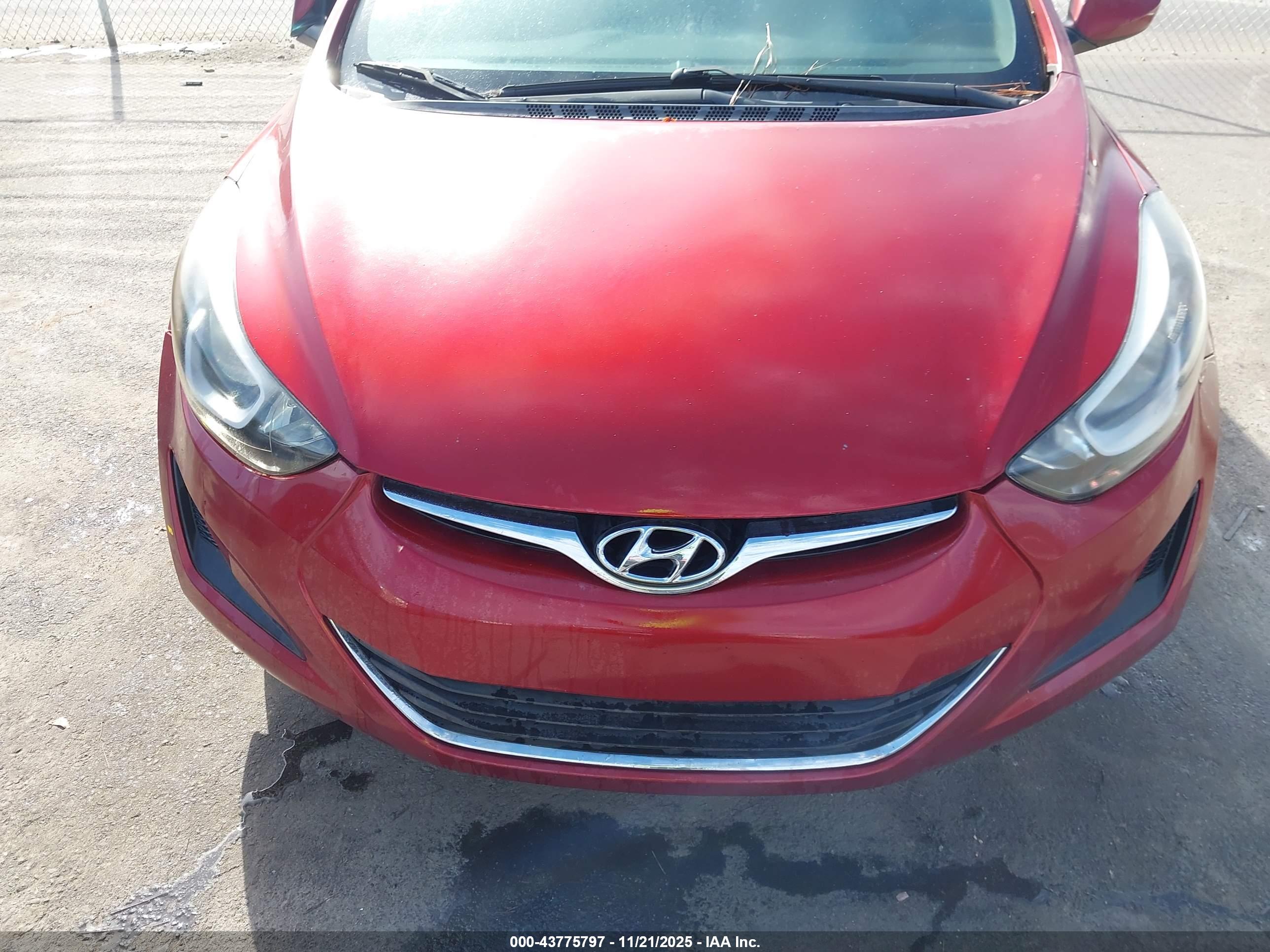 HYUNDAI ELANTRA image 6