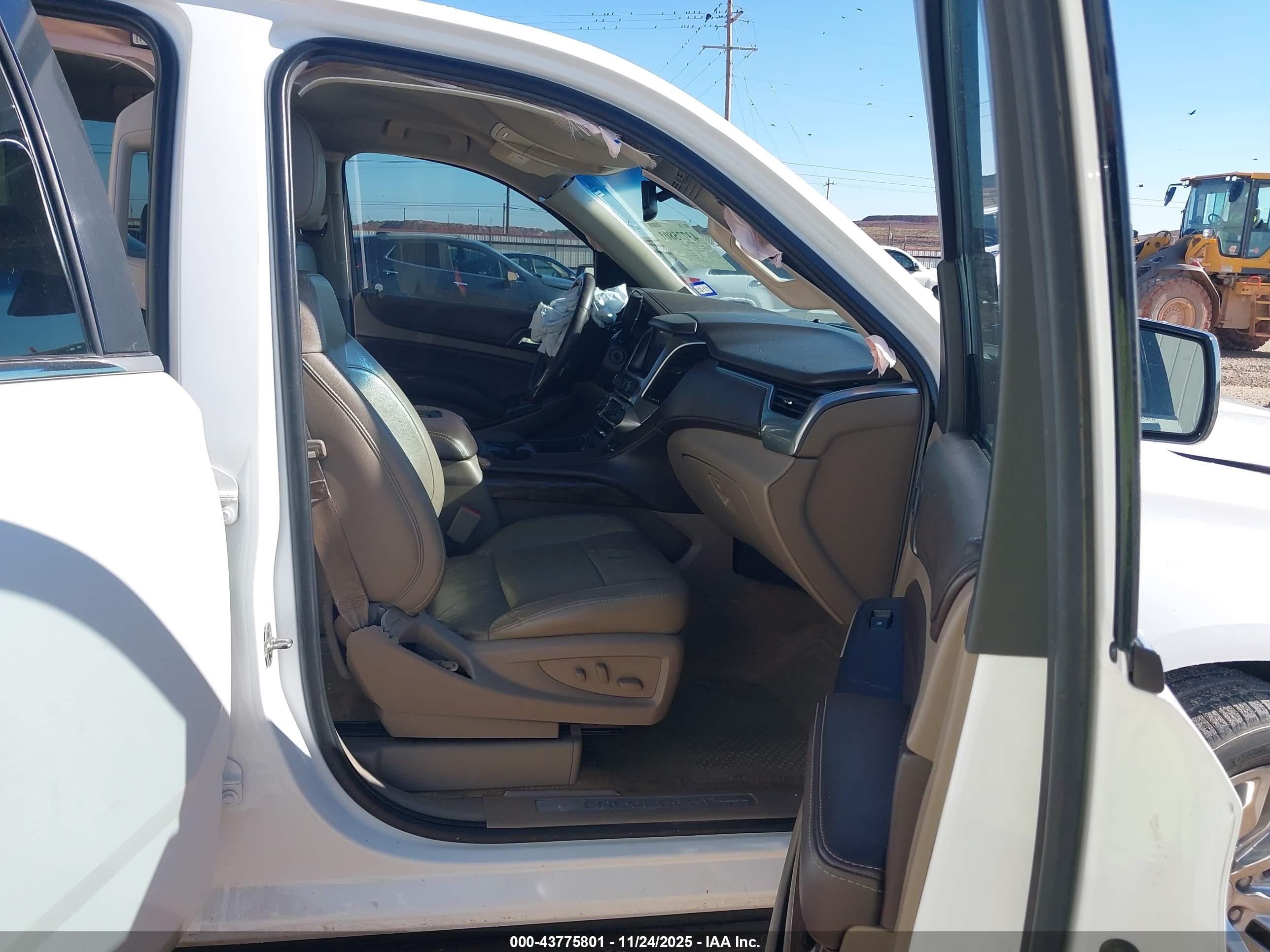 CHEVROLET TAHOE image 5