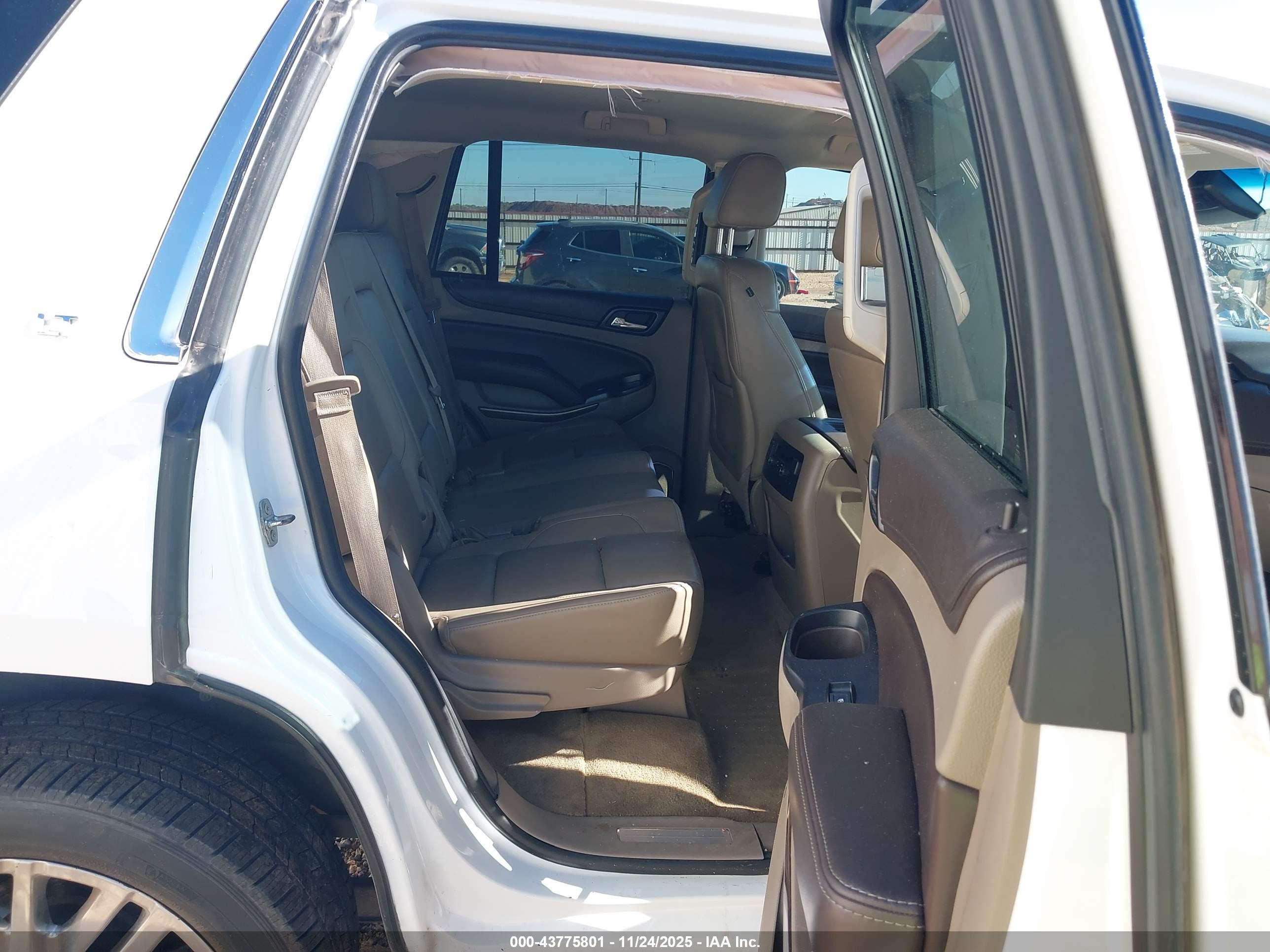 CHEVROLET TAHOE image 8