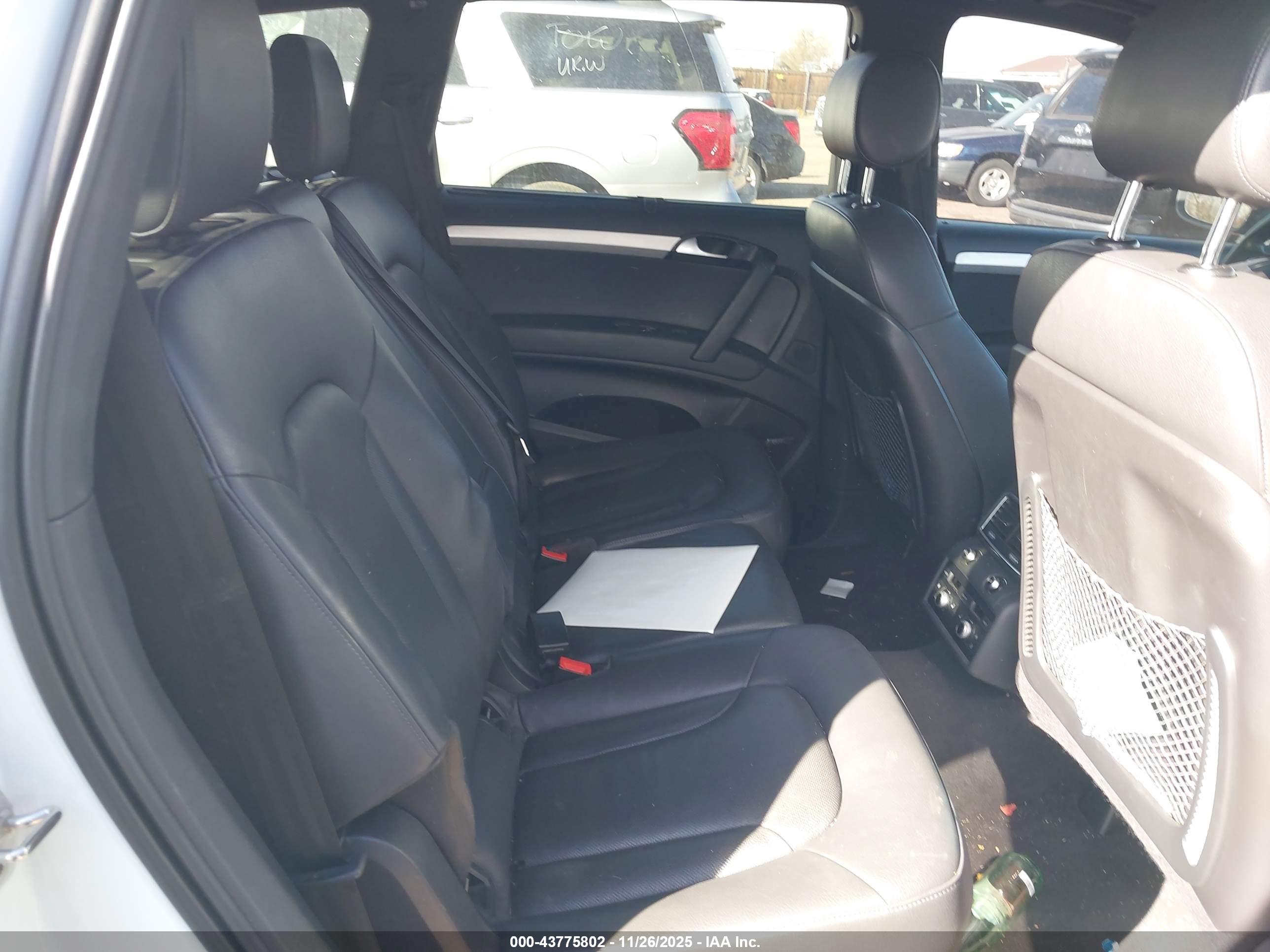 AUDI Q7 image 8