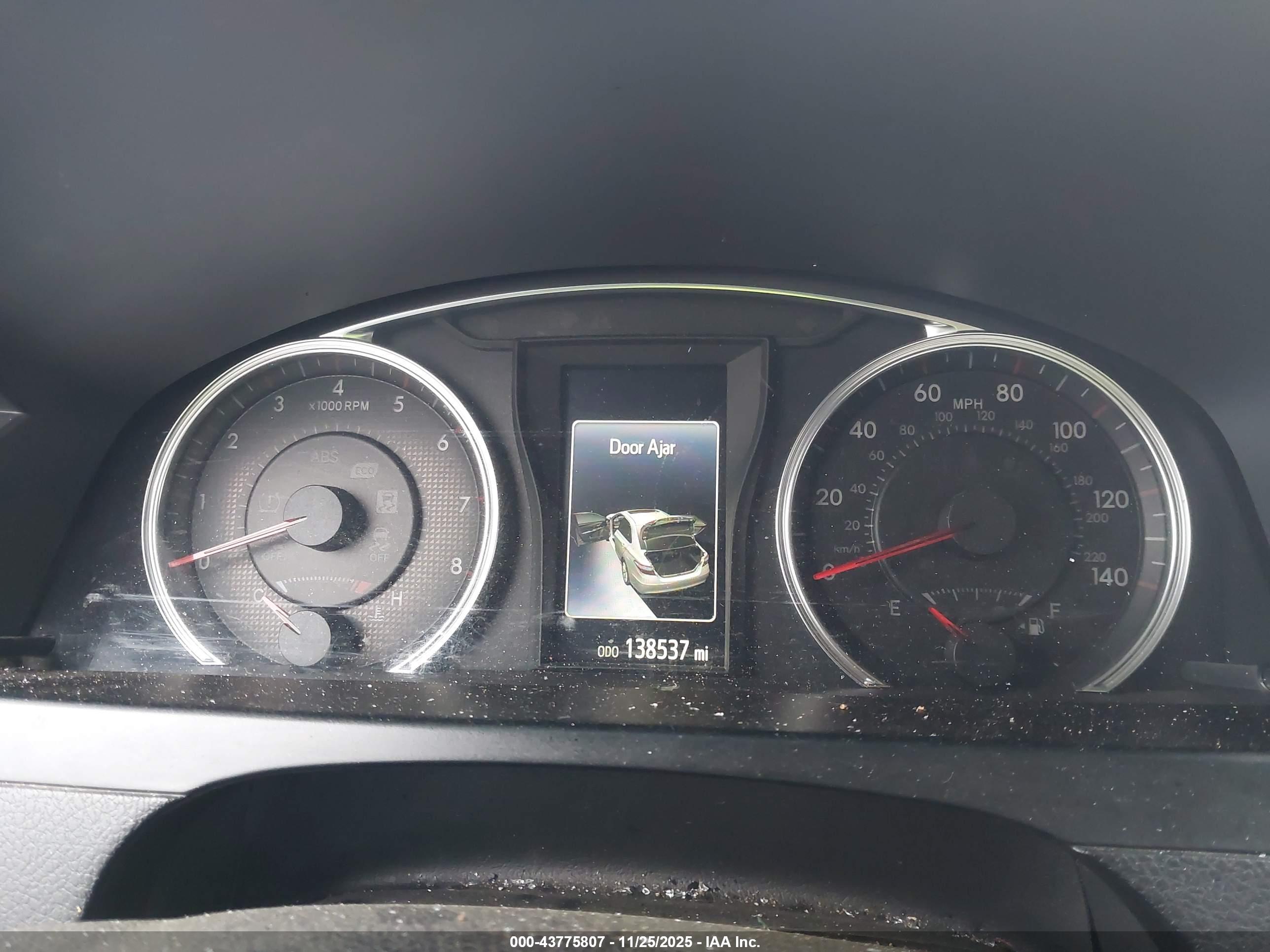 TOYOTA CAMRY image 7