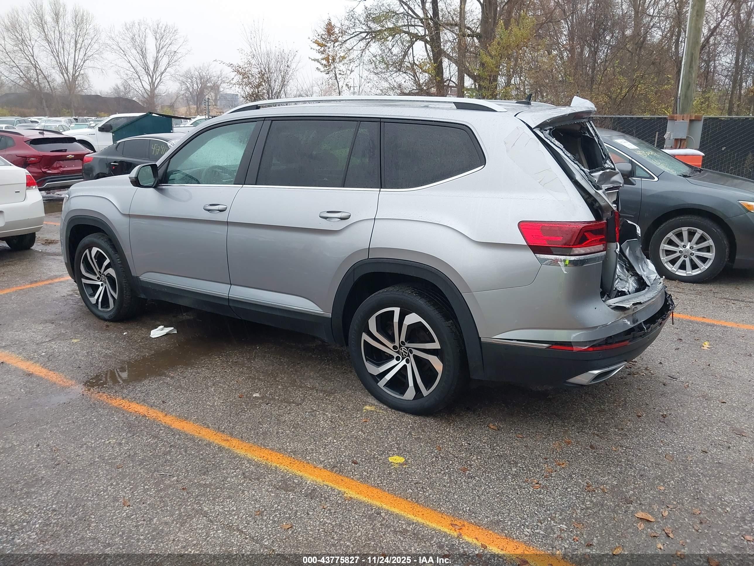 VOLKSWAGEN ATLAS image 3