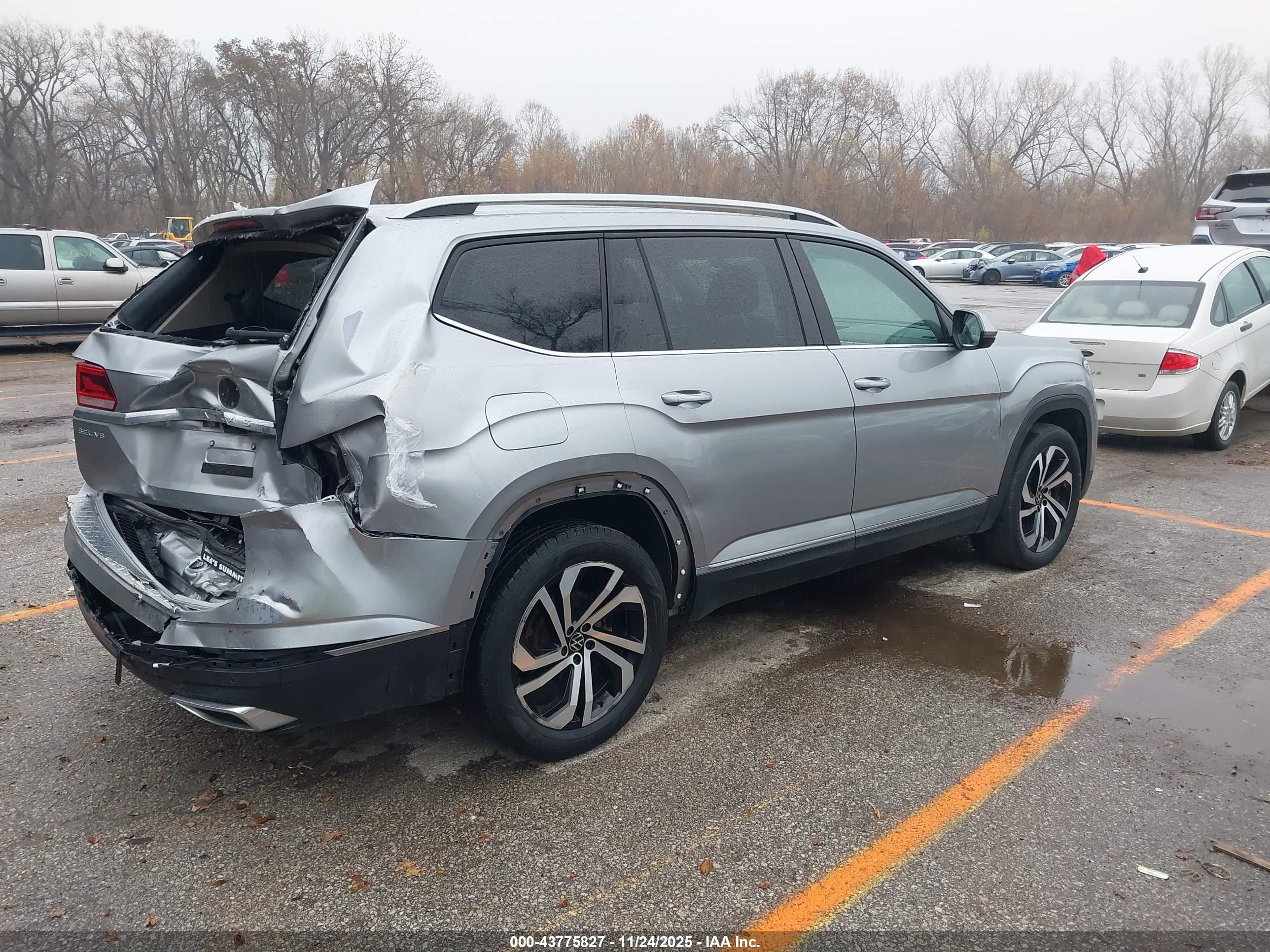 VOLKSWAGEN ATLAS image 4