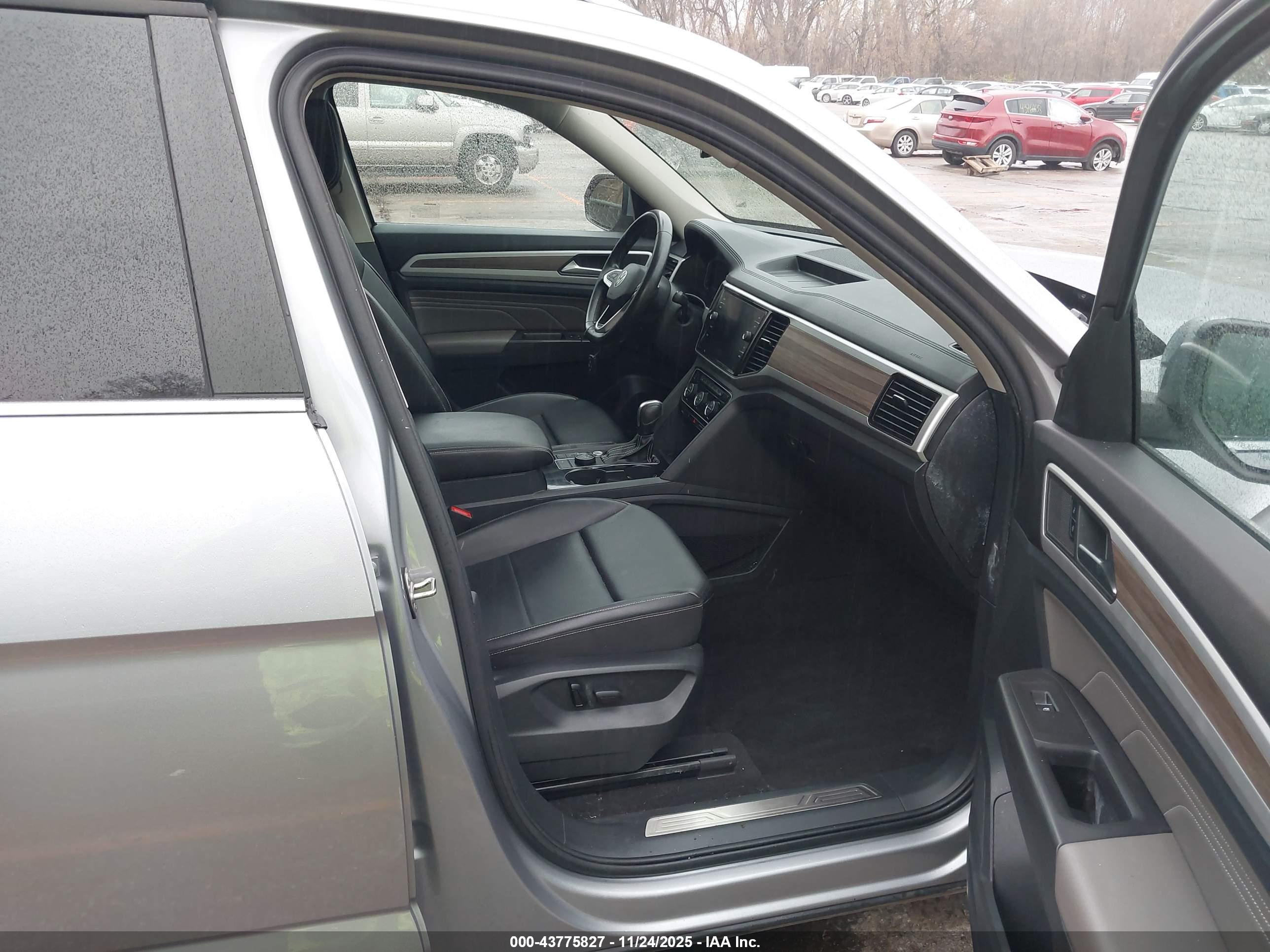 VOLKSWAGEN ATLAS image 5