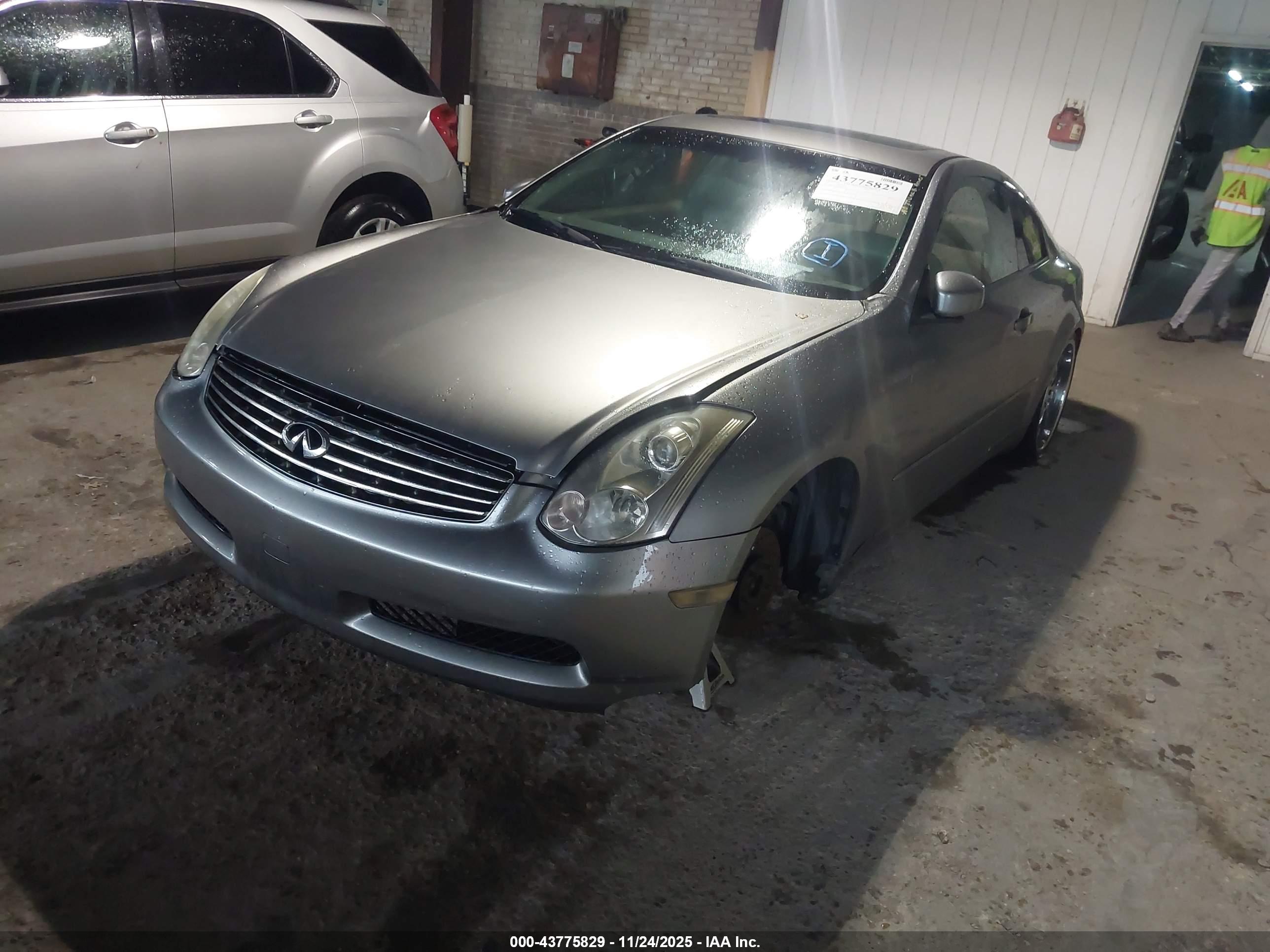 INFINITI G35 image 2