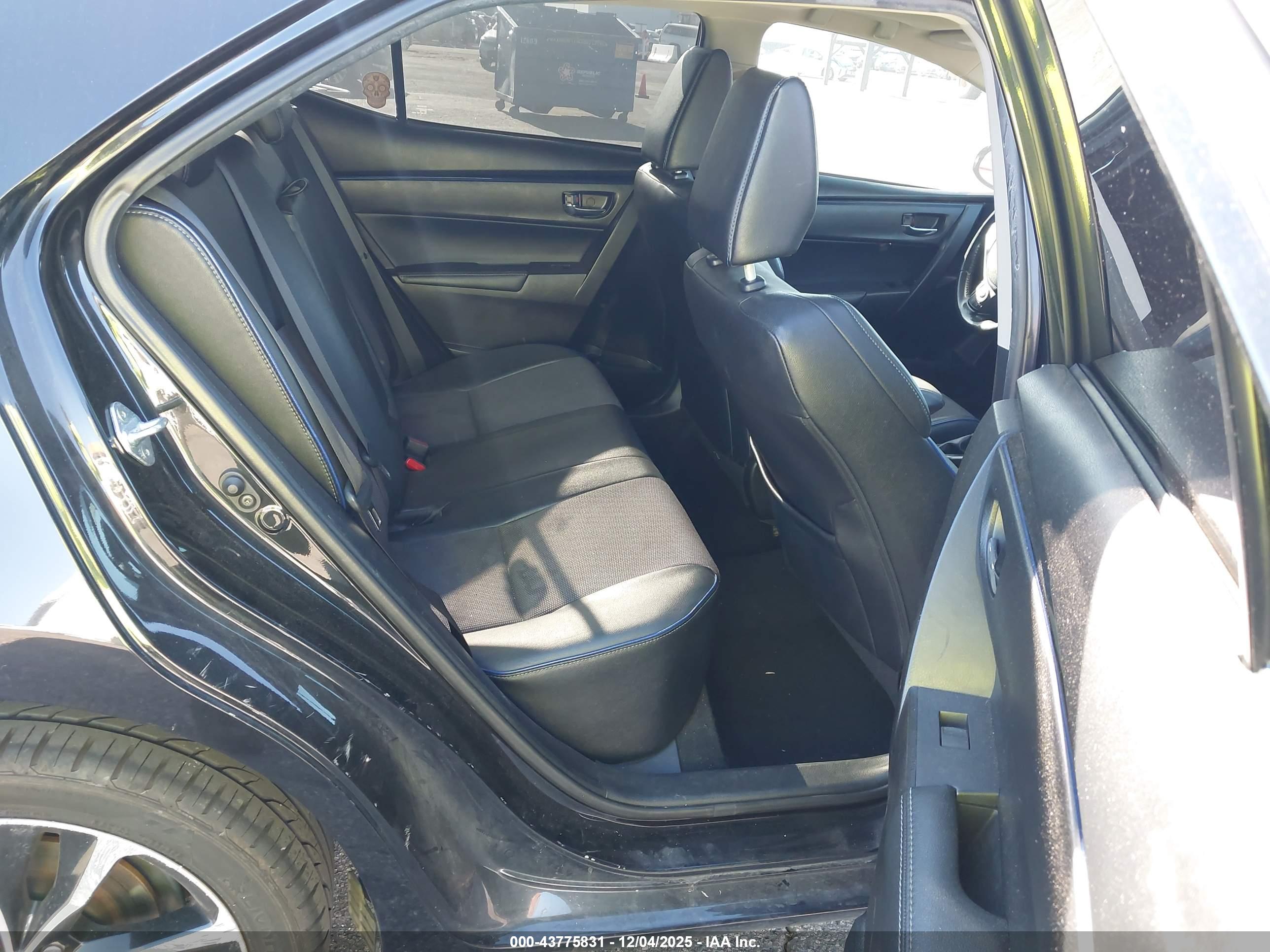 TOYOTA COROLLA image 8