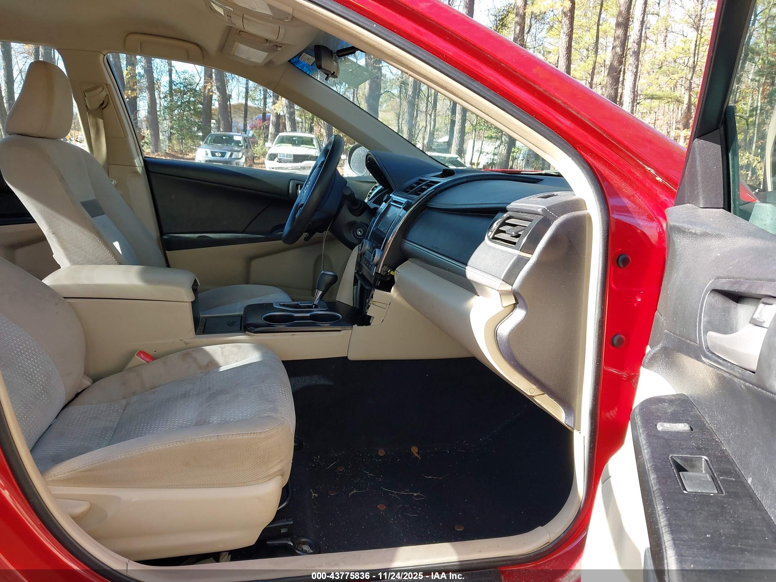 TOYOTA CAMRY image 5