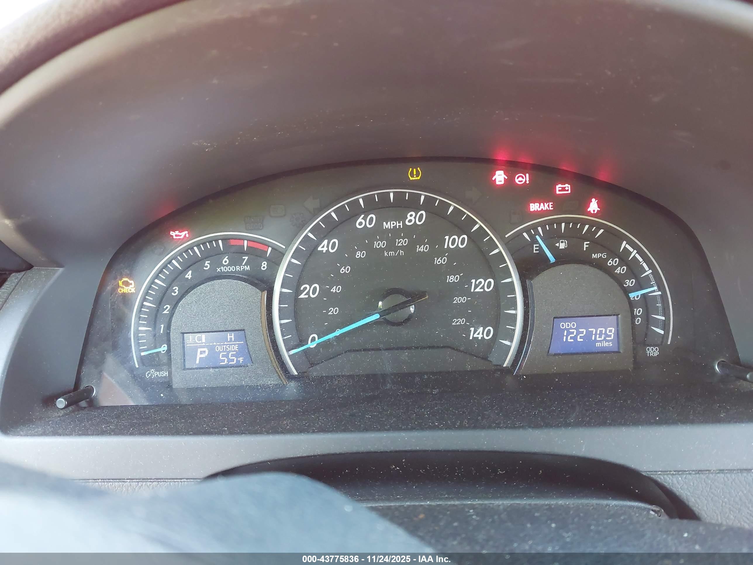 TOYOTA CAMRY image 7