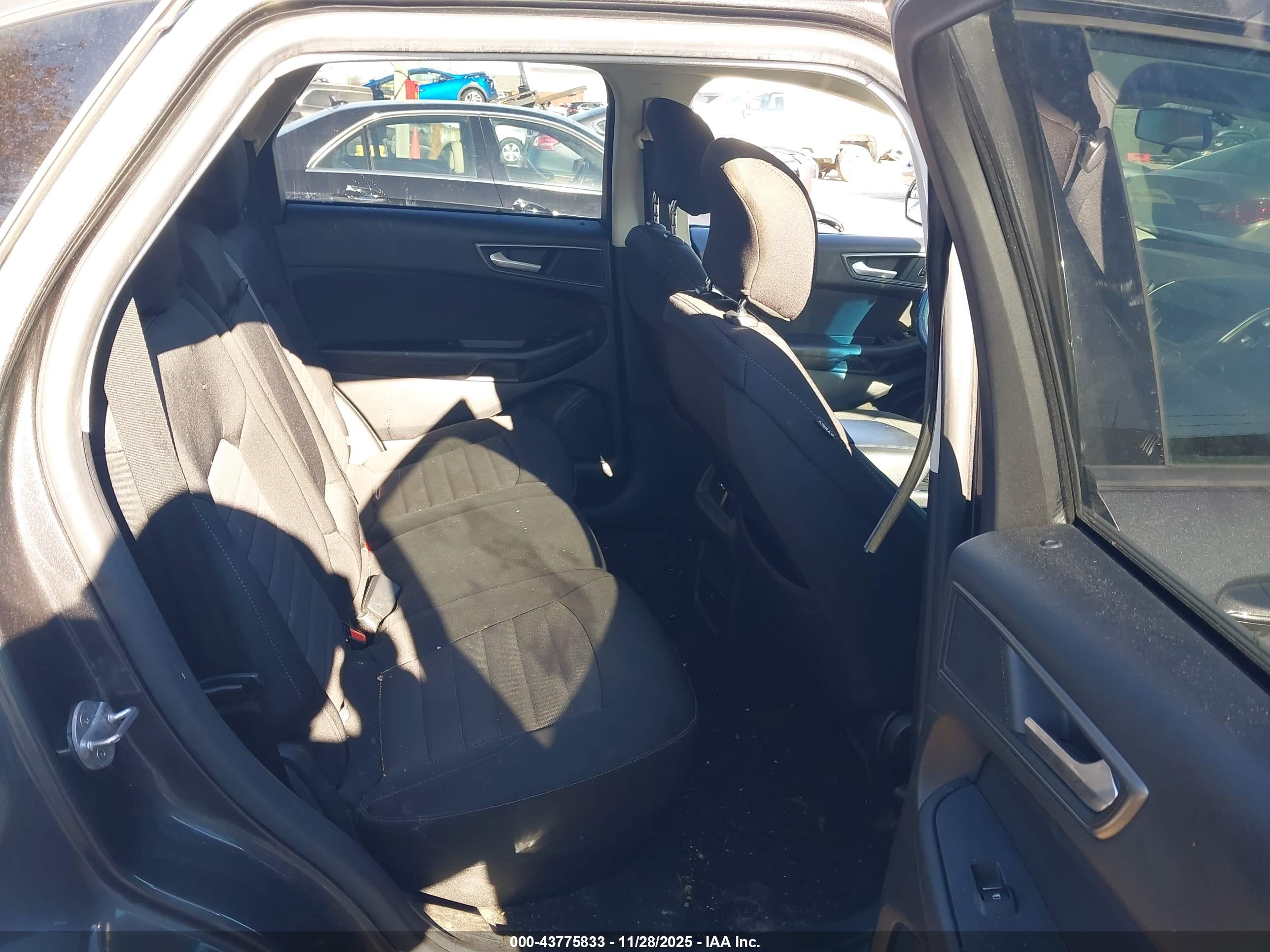 FORD EDGE image 8