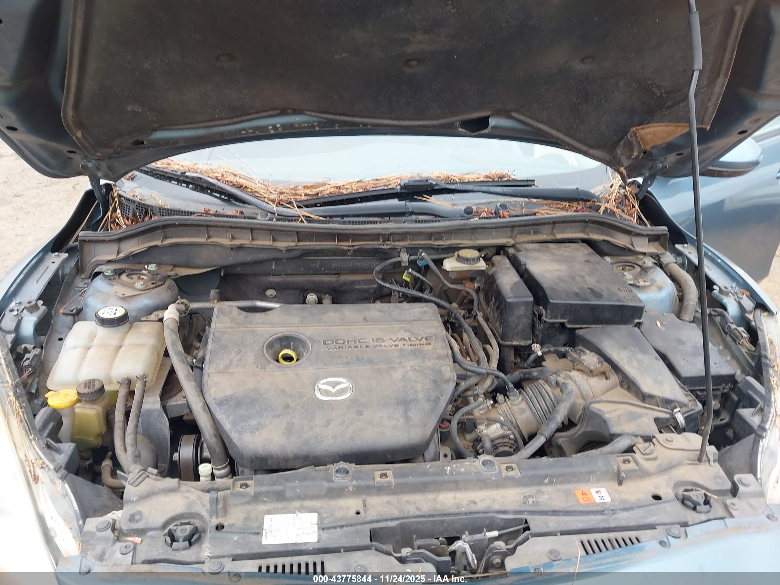 MAZDA MAZDA3 image 10
