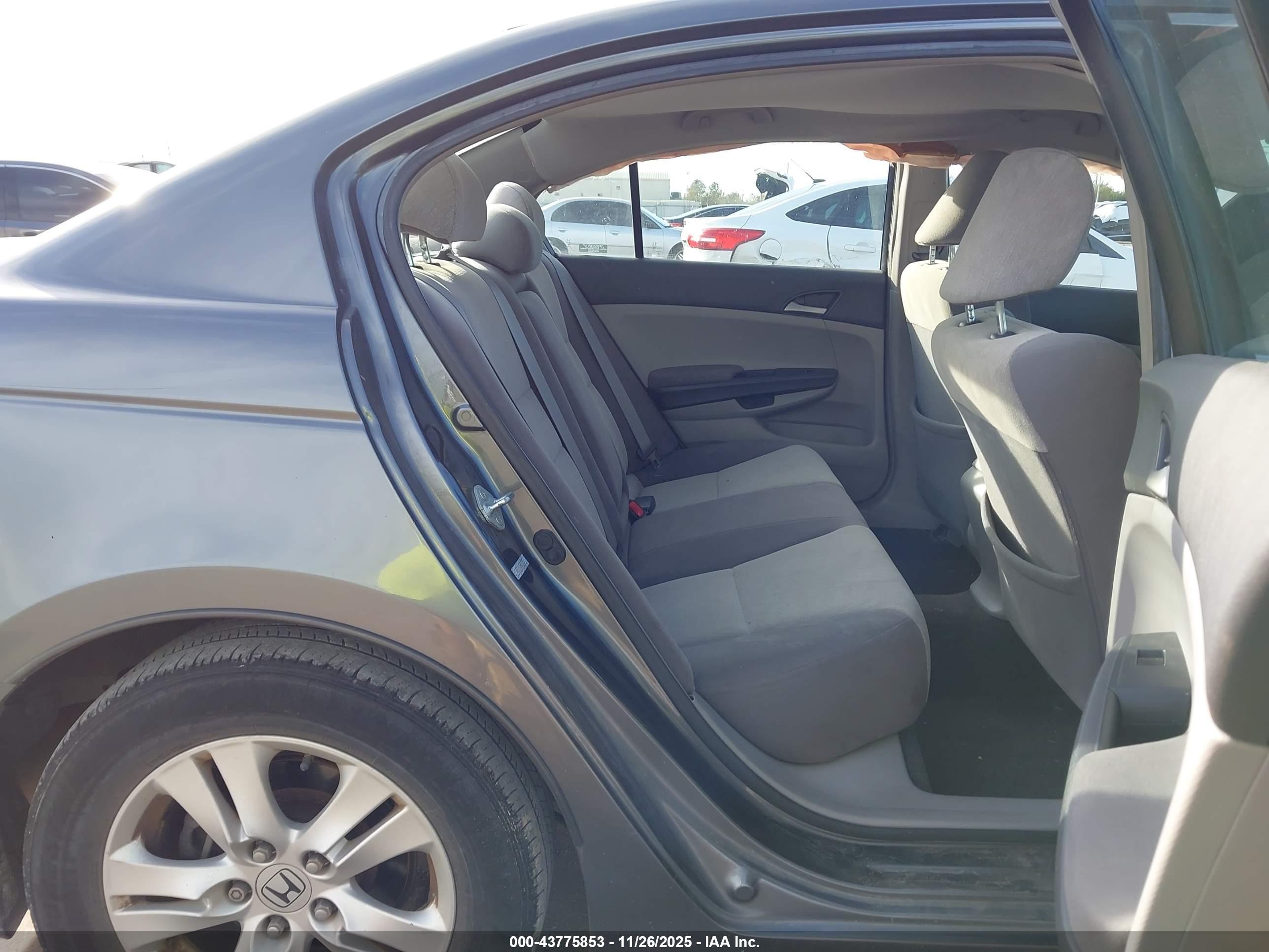 HONDA ACCORD image 8