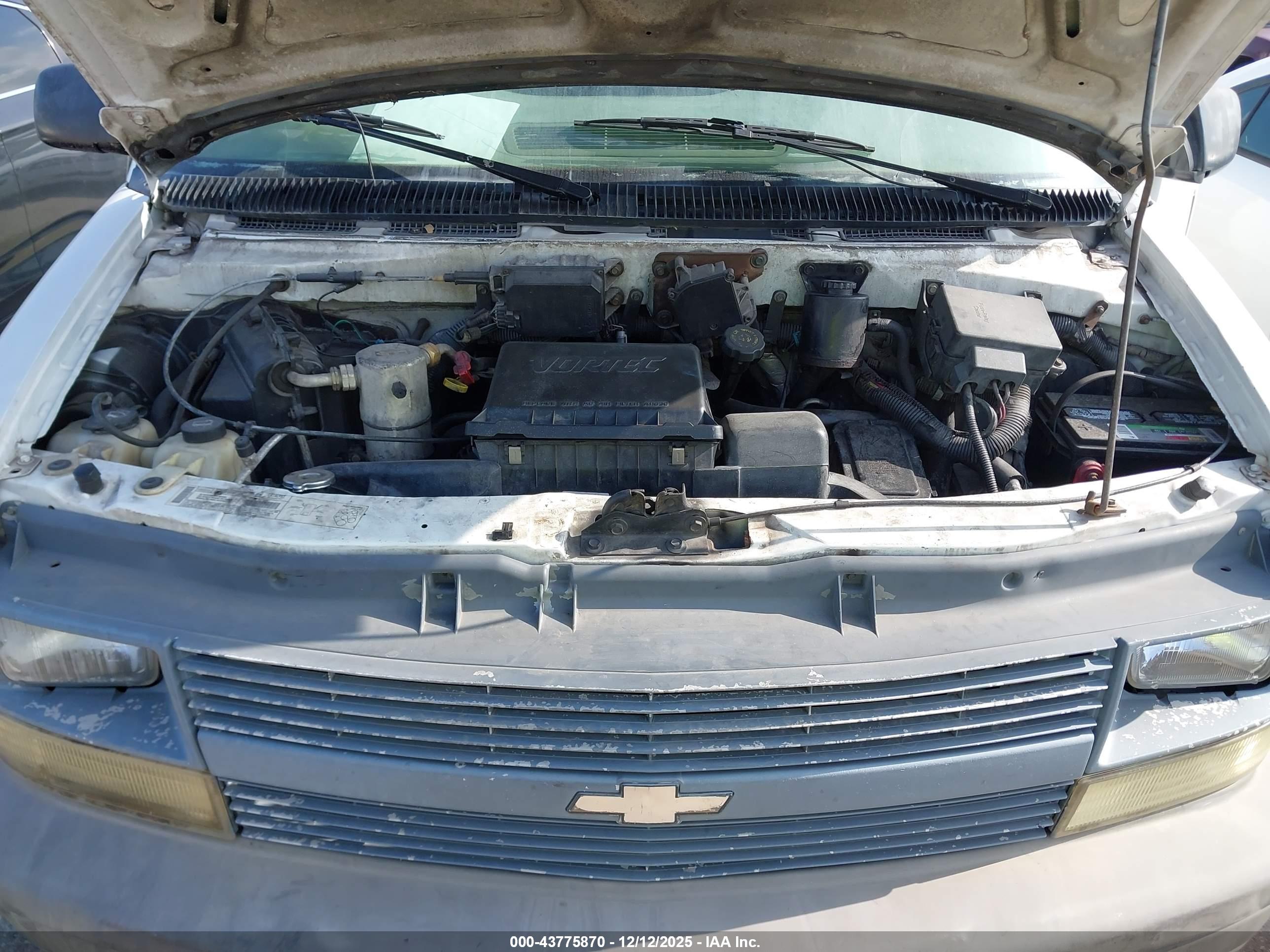 CHEVROLET ASTRO image 10