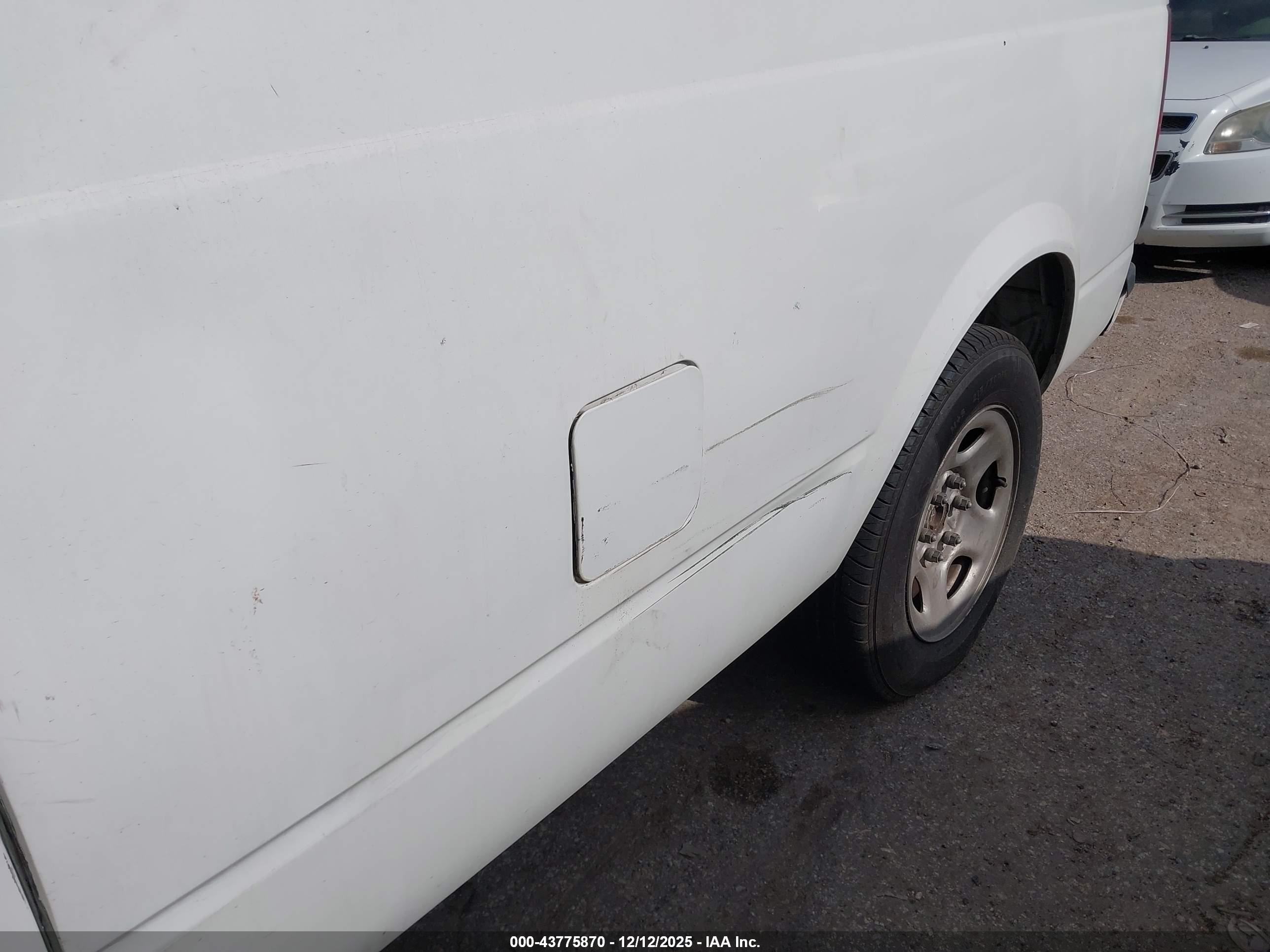 CHEVROLET ASTRO image 6