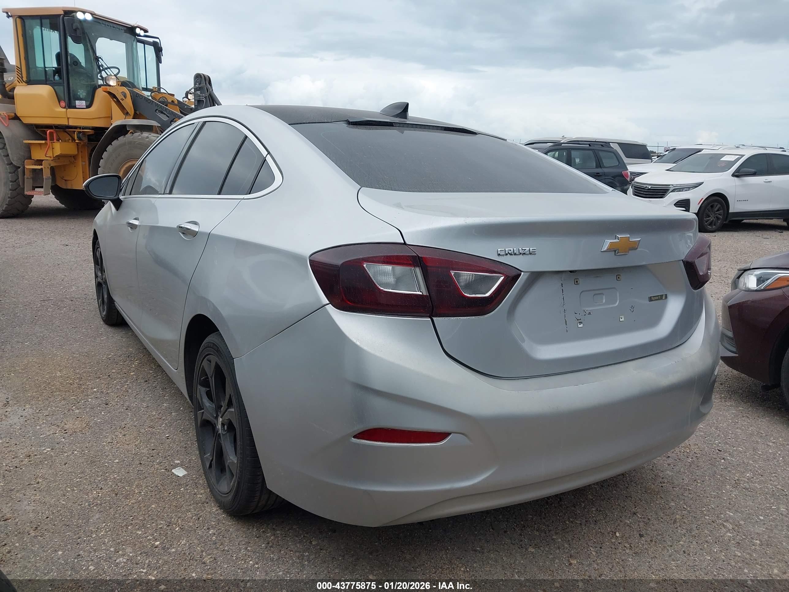 CHEVROLET CRUZE image 3