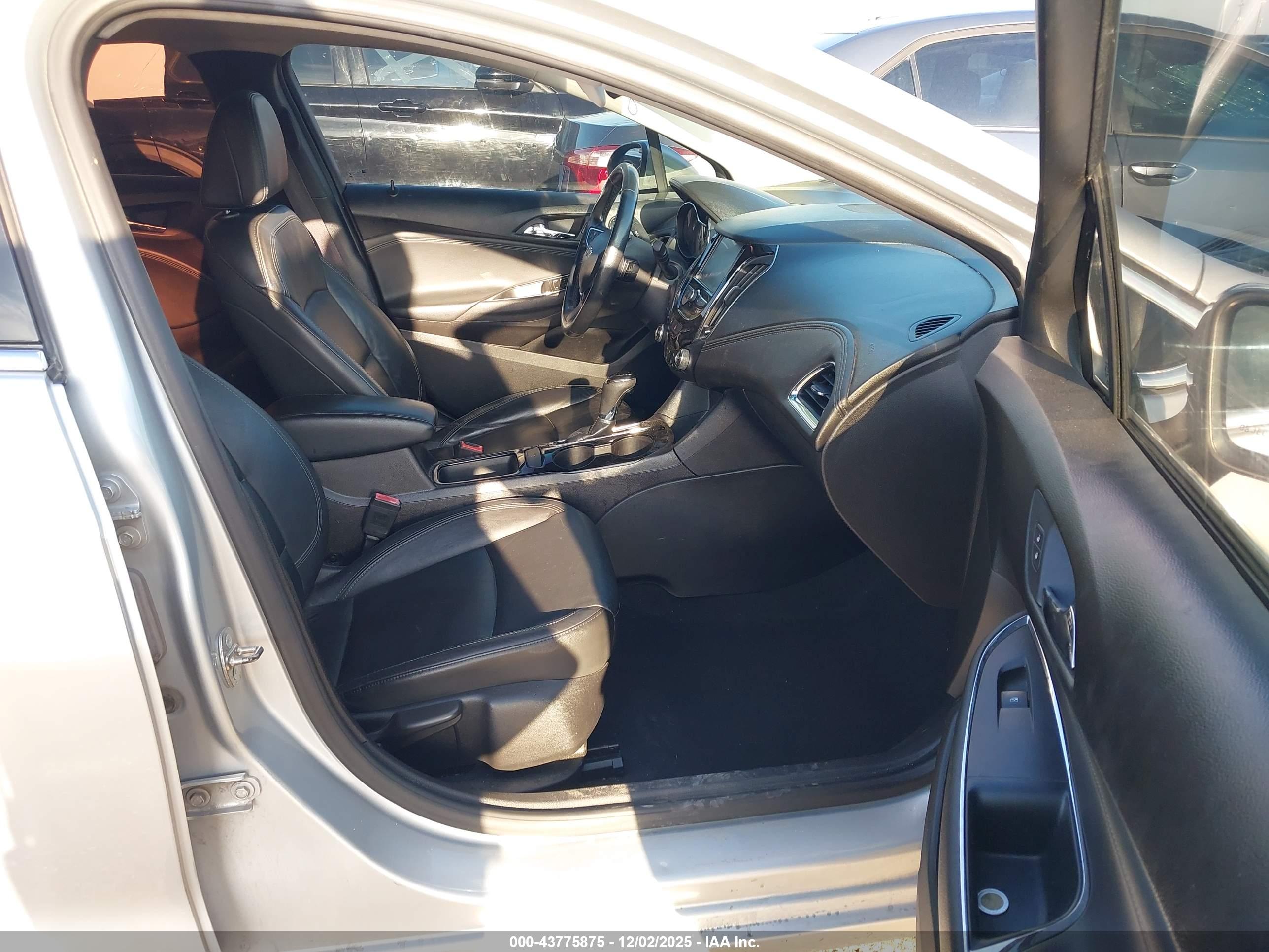 CHEVROLET CRUZE image 5