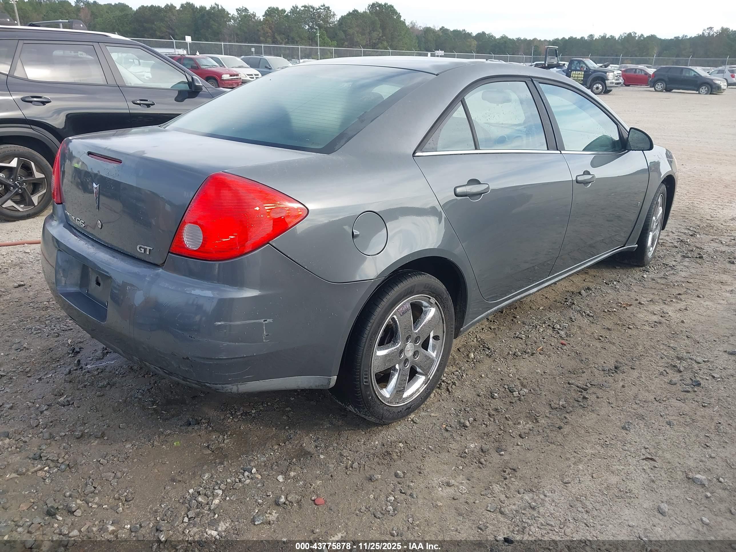 PONTIAC G6 image 4
