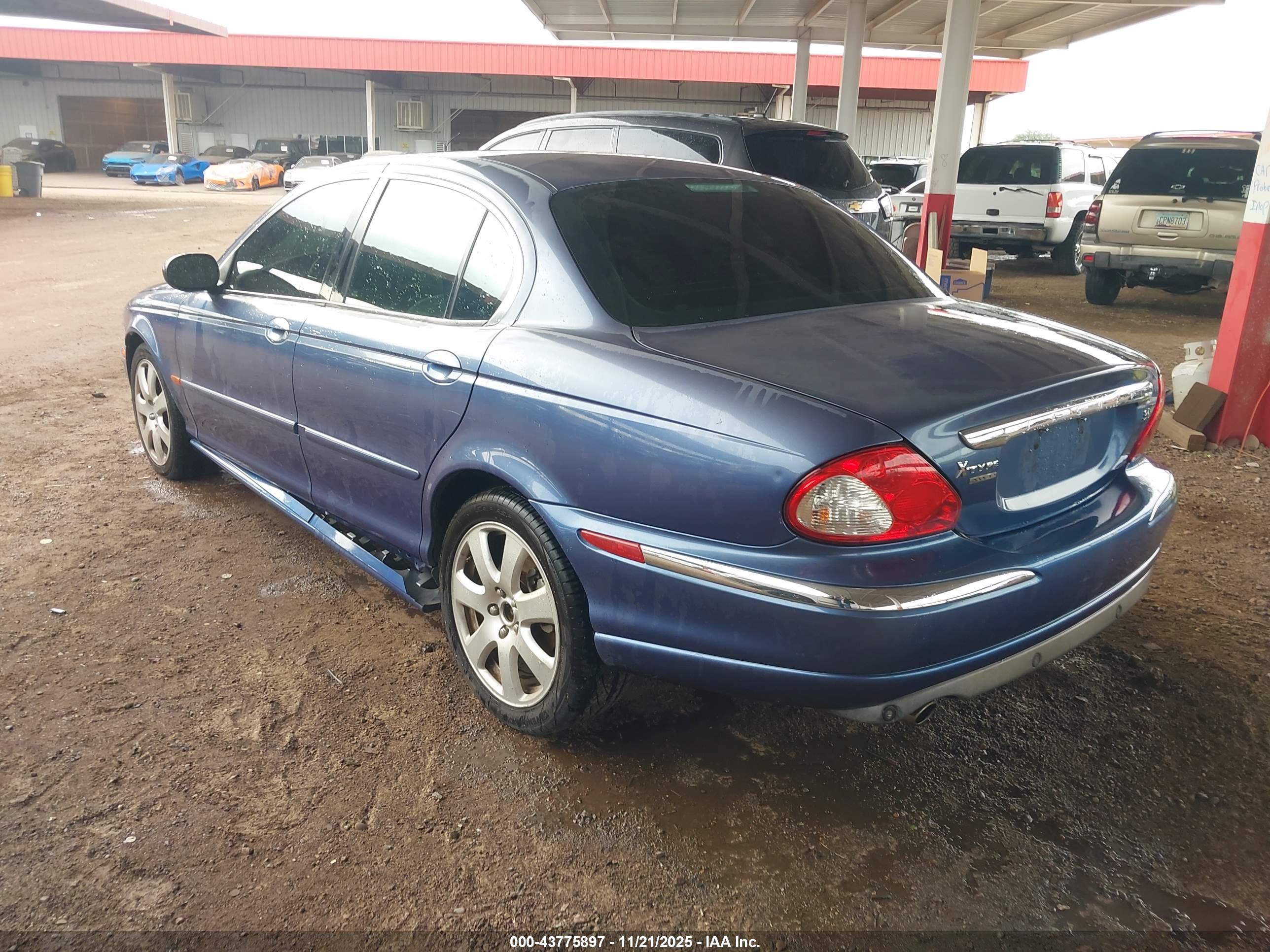 JAGUAR X-TYPE image 3