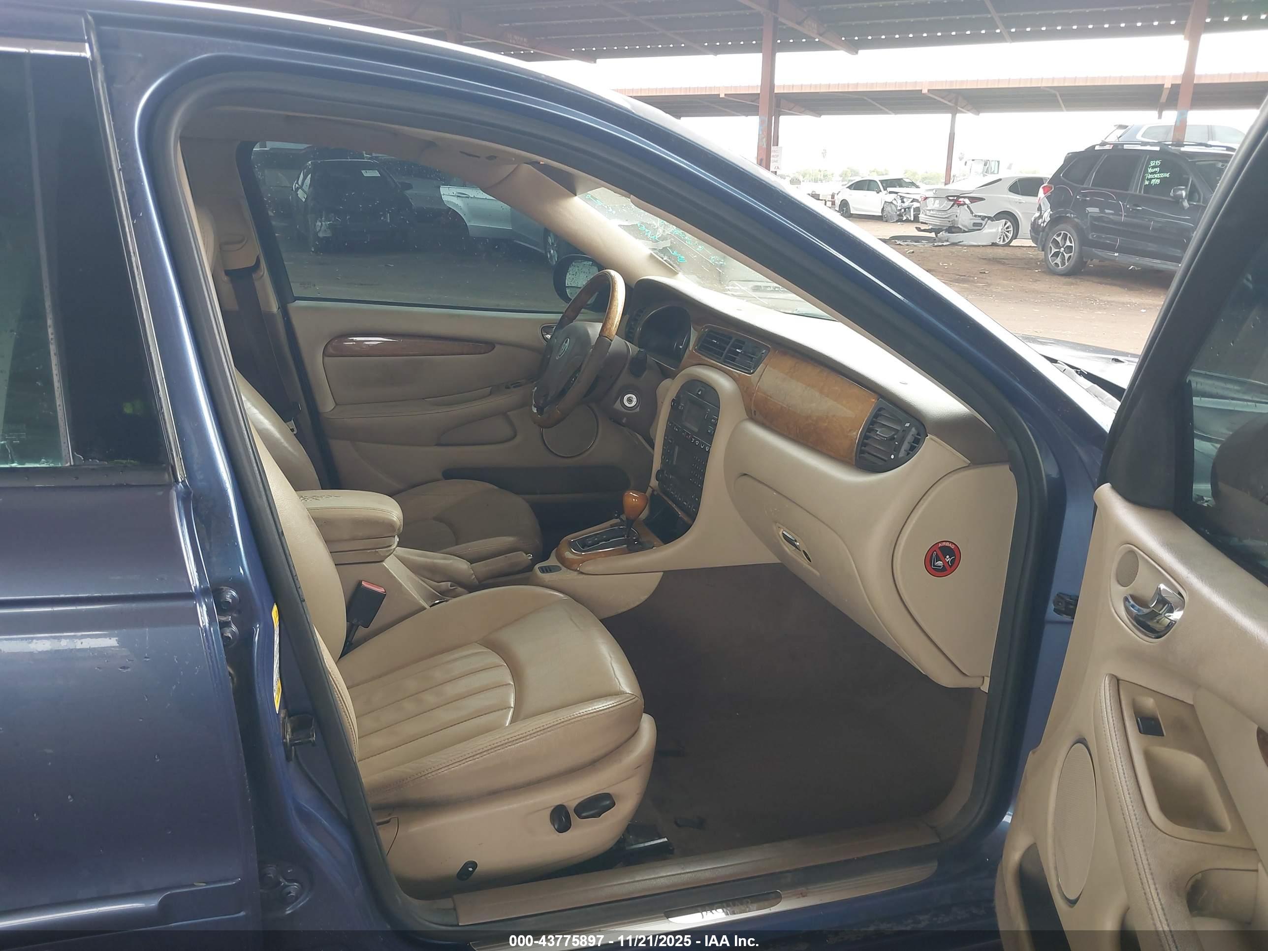 JAGUAR X-TYPE image 5