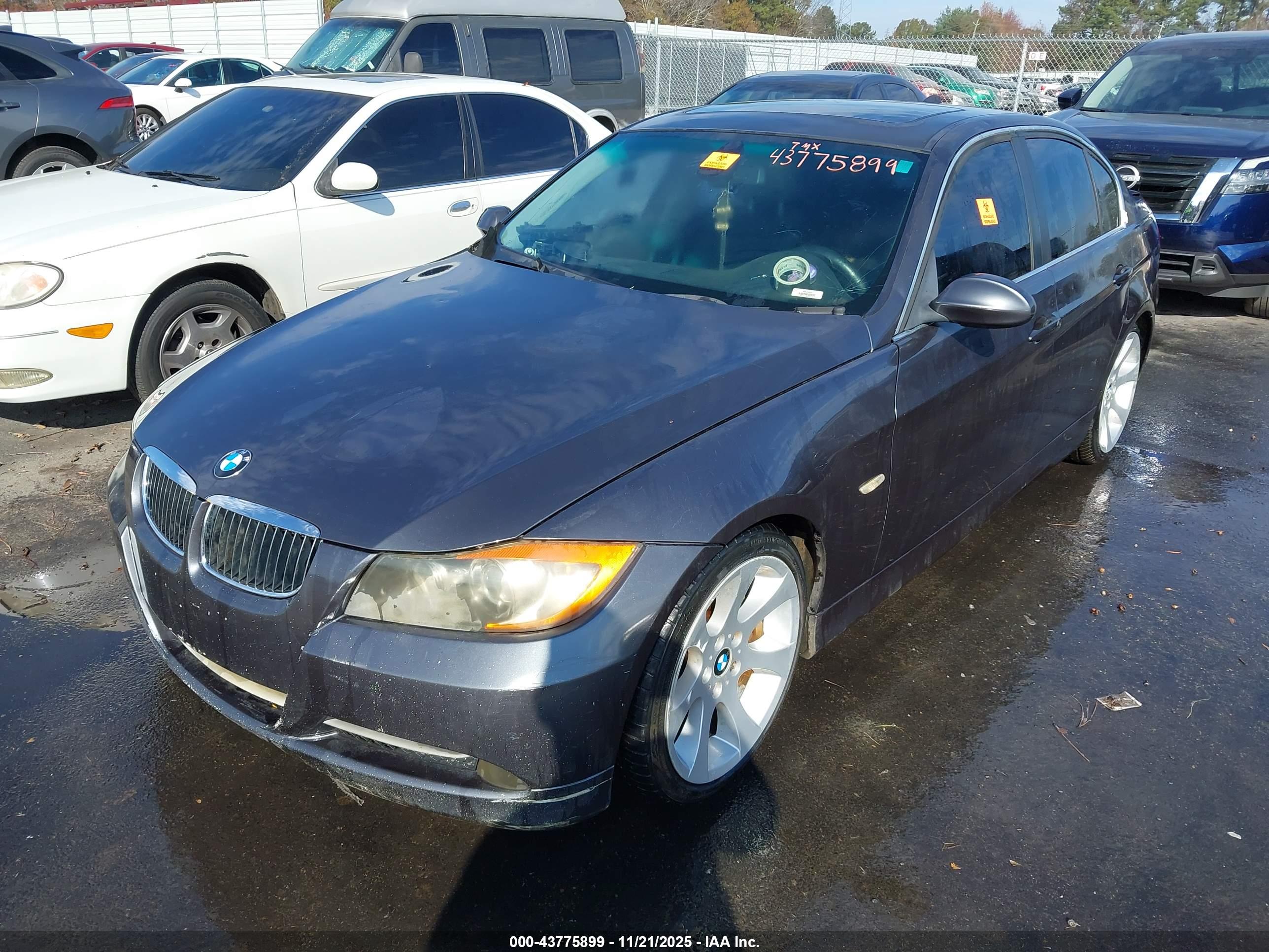 BMW 330I image 2