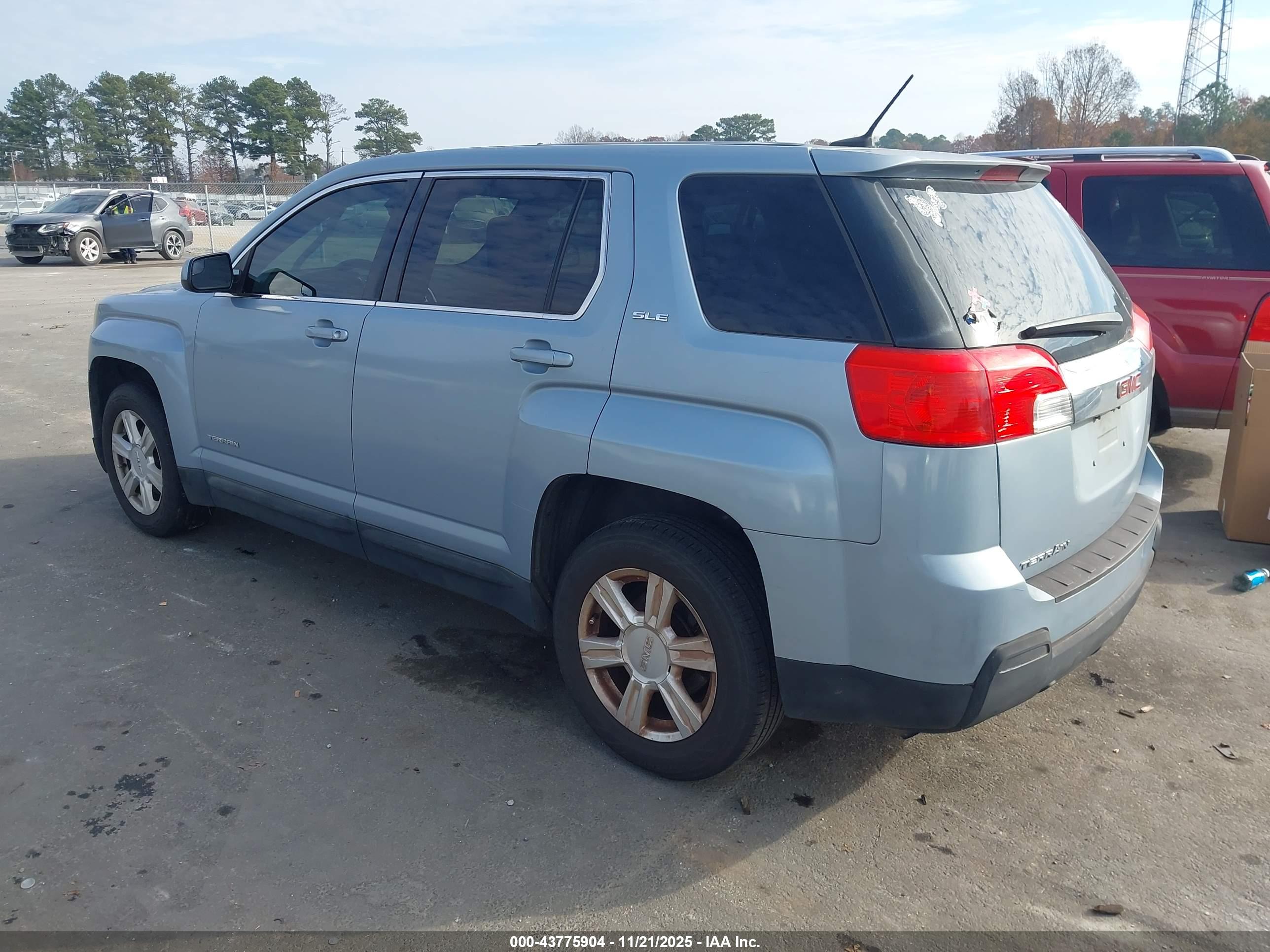 GMC TERRAIN image 3