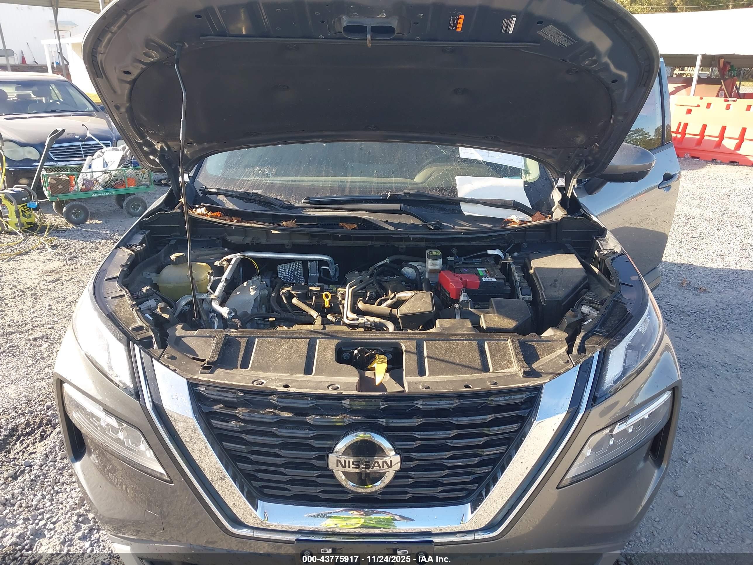 NISSAN ROGUE image 10