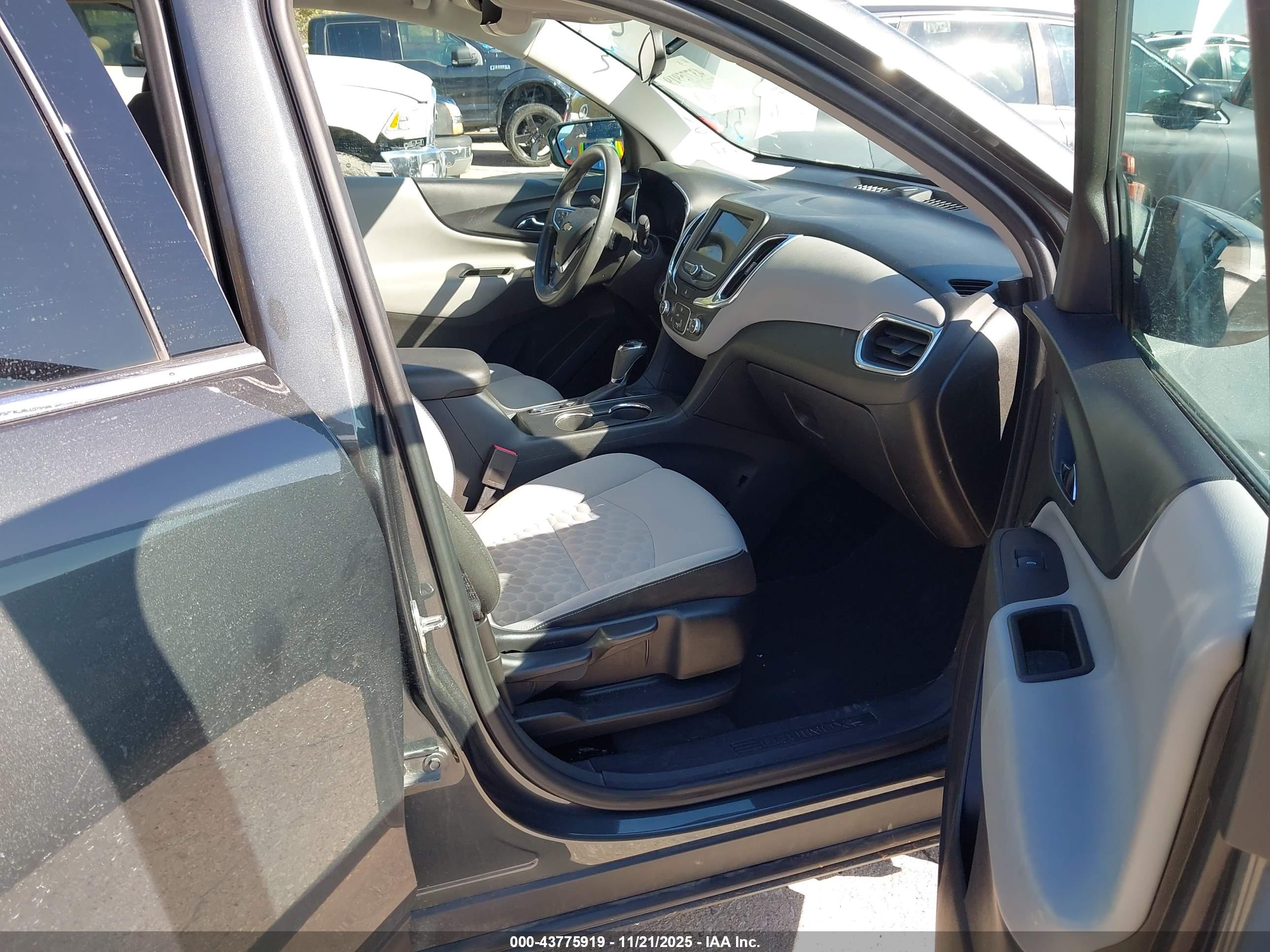 CHEVROLET EQUINOX image 5