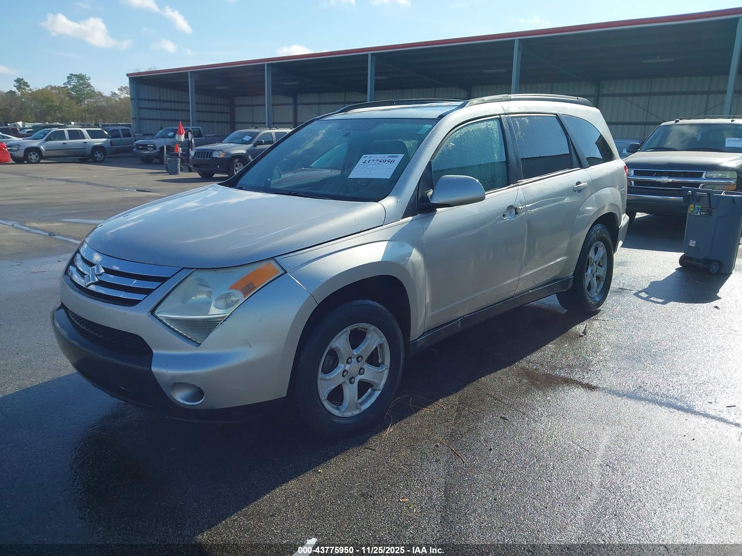 SUZUKI XL7 image 2
