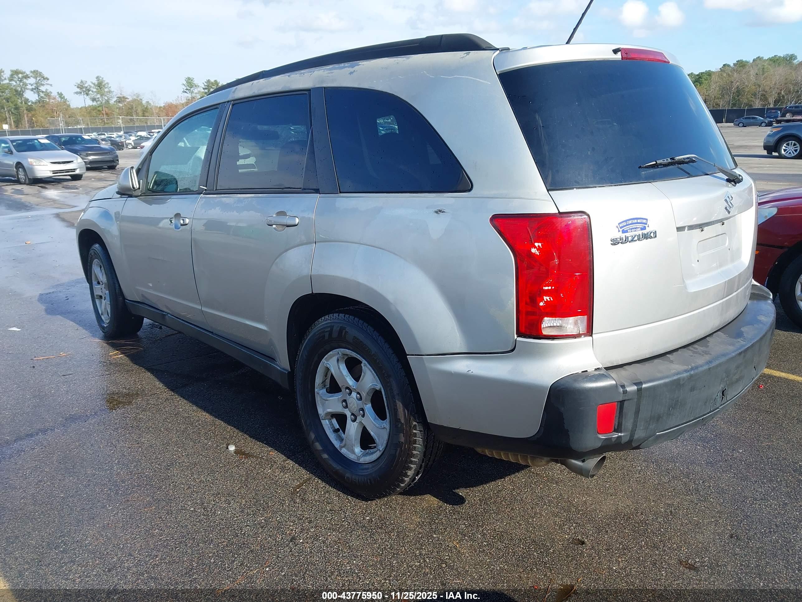 SUZUKI XL7 image 3