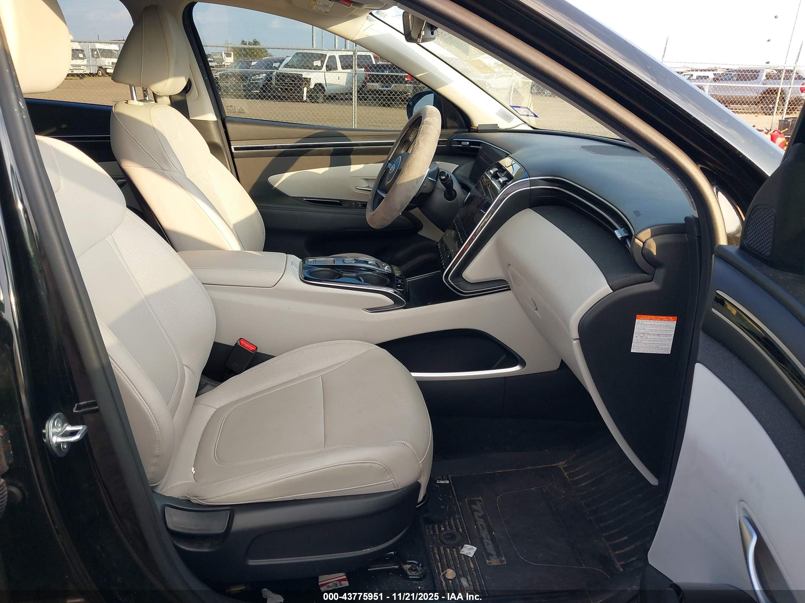 HYUNDAI TUCSON image 5
