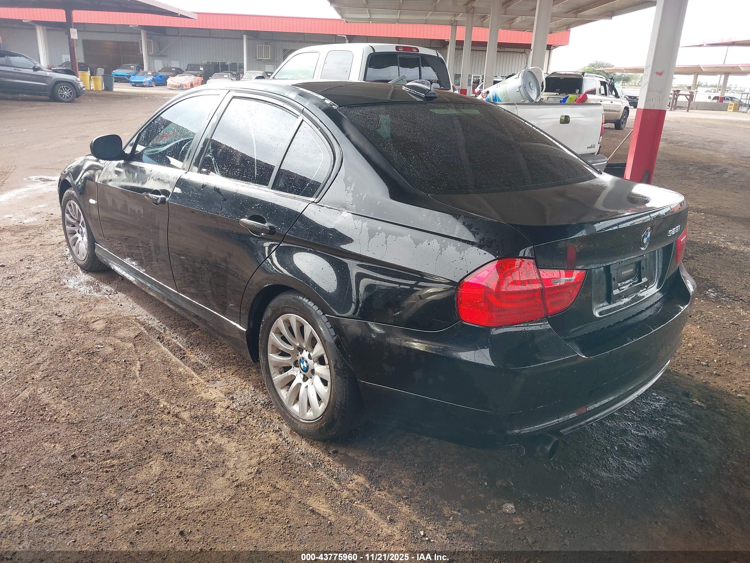BMW 328I image 3