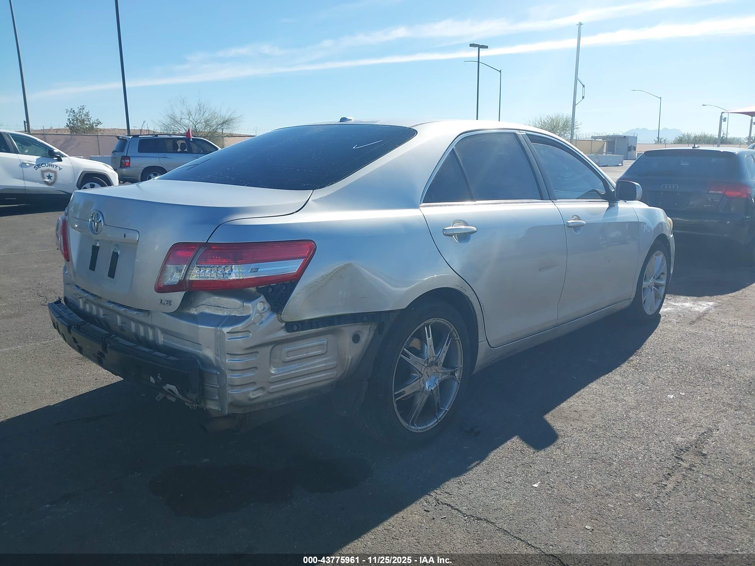 TOYOTA CAMRY image 4