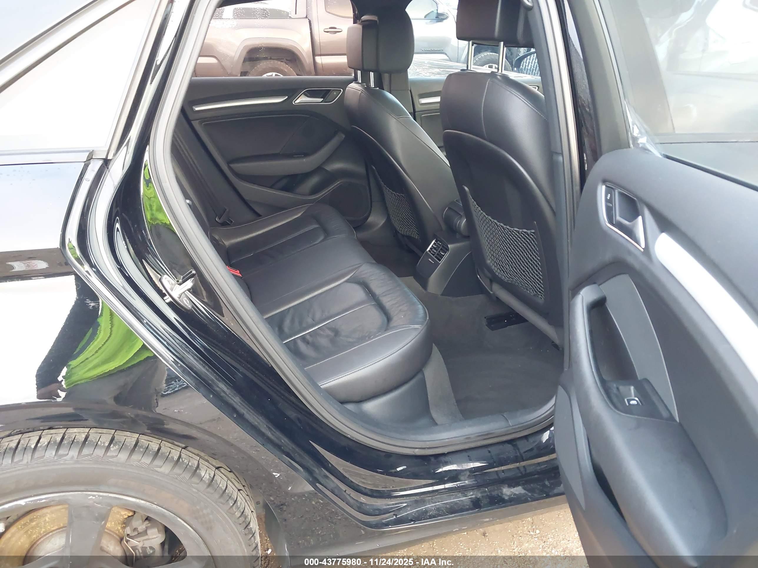 AUDI A3 image 8
