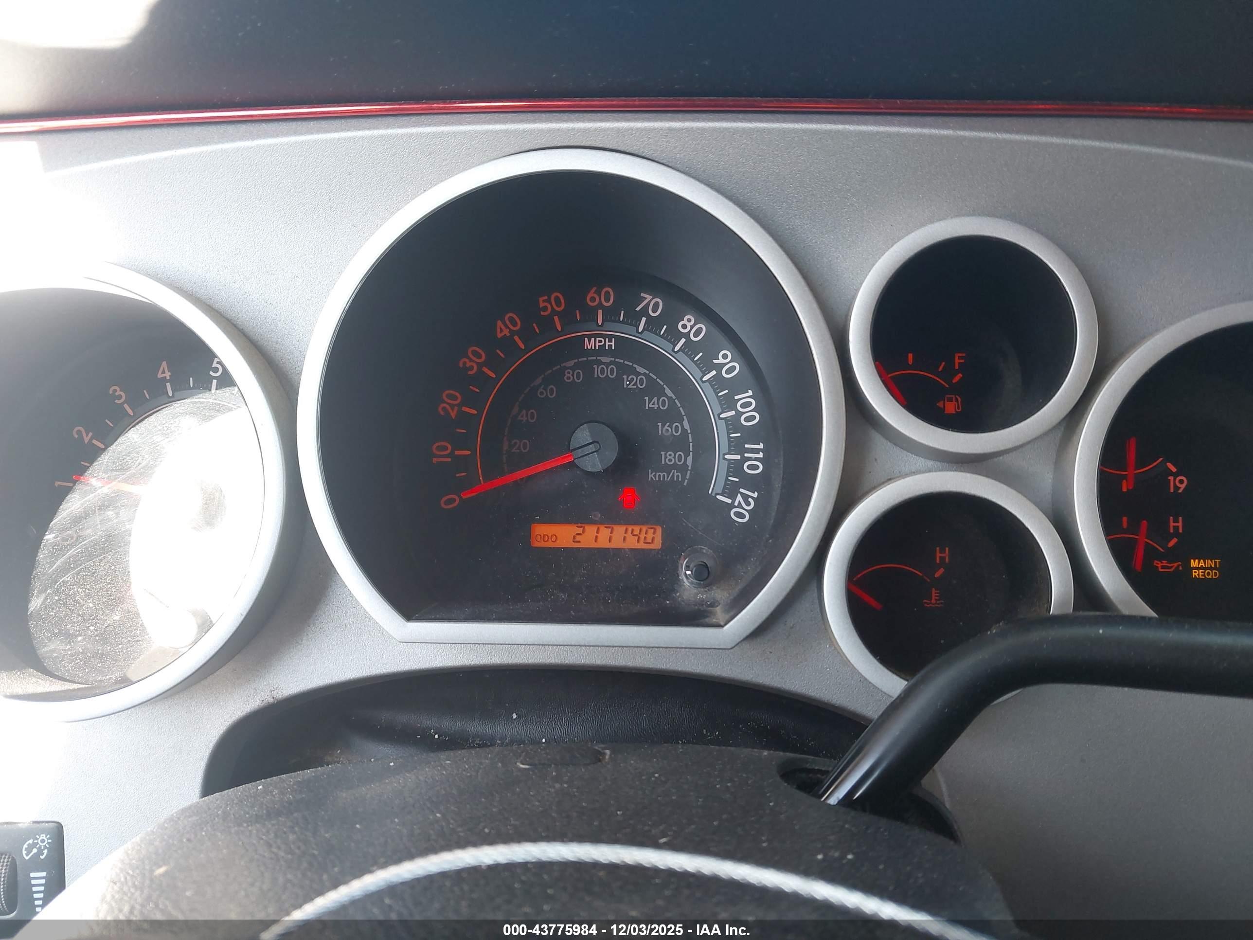 TOYOTA TUNDRA image 7