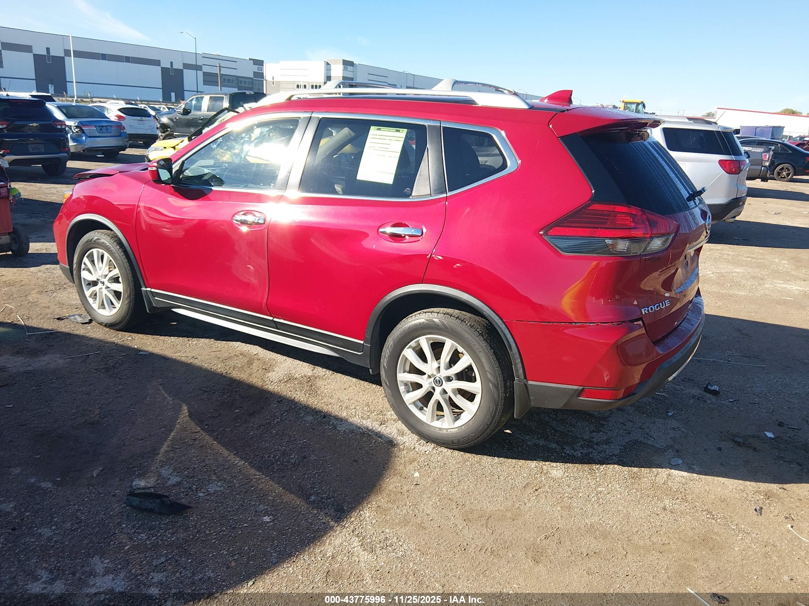 NISSAN ROGUE image 3