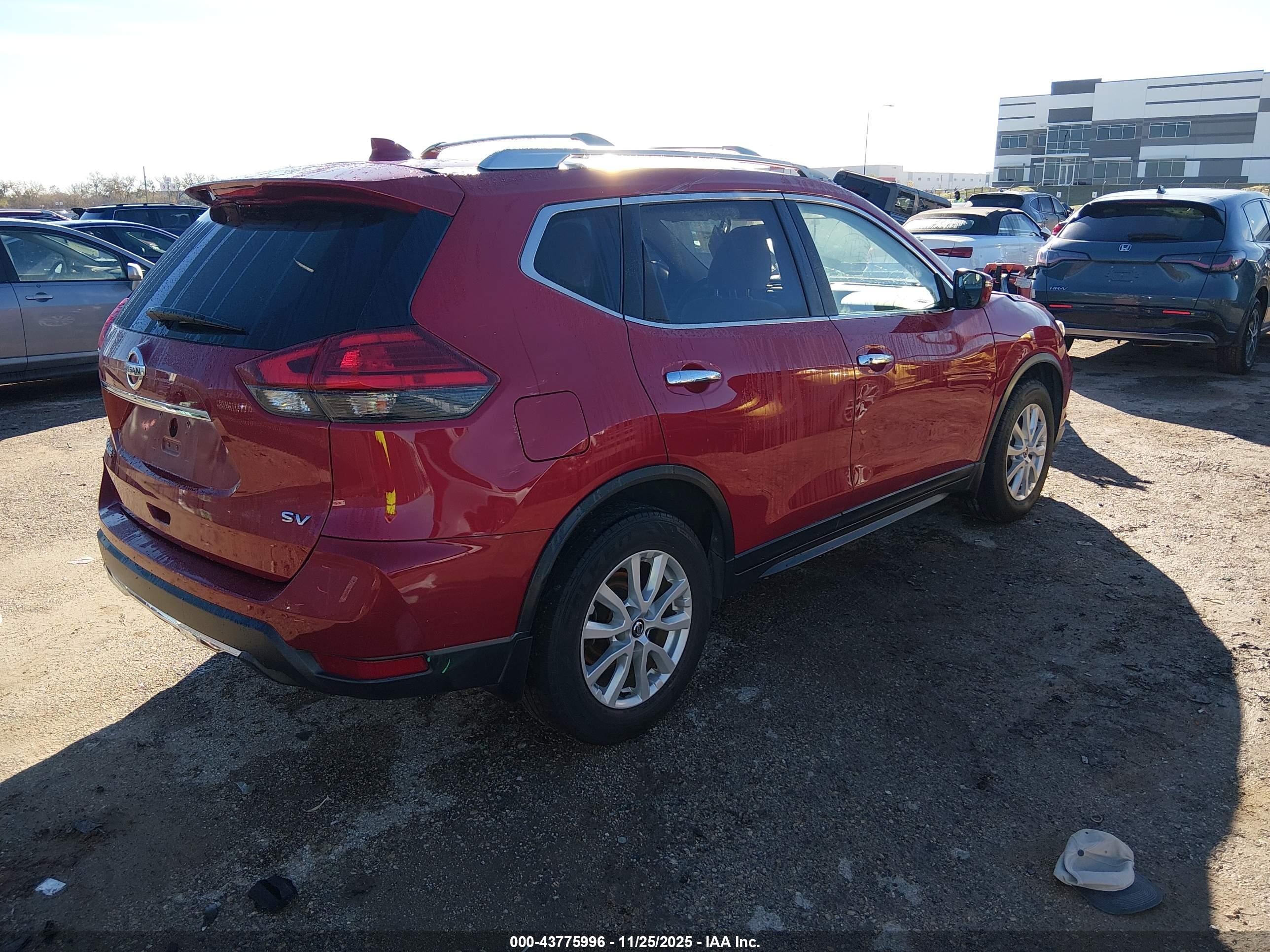 NISSAN ROGUE image 4