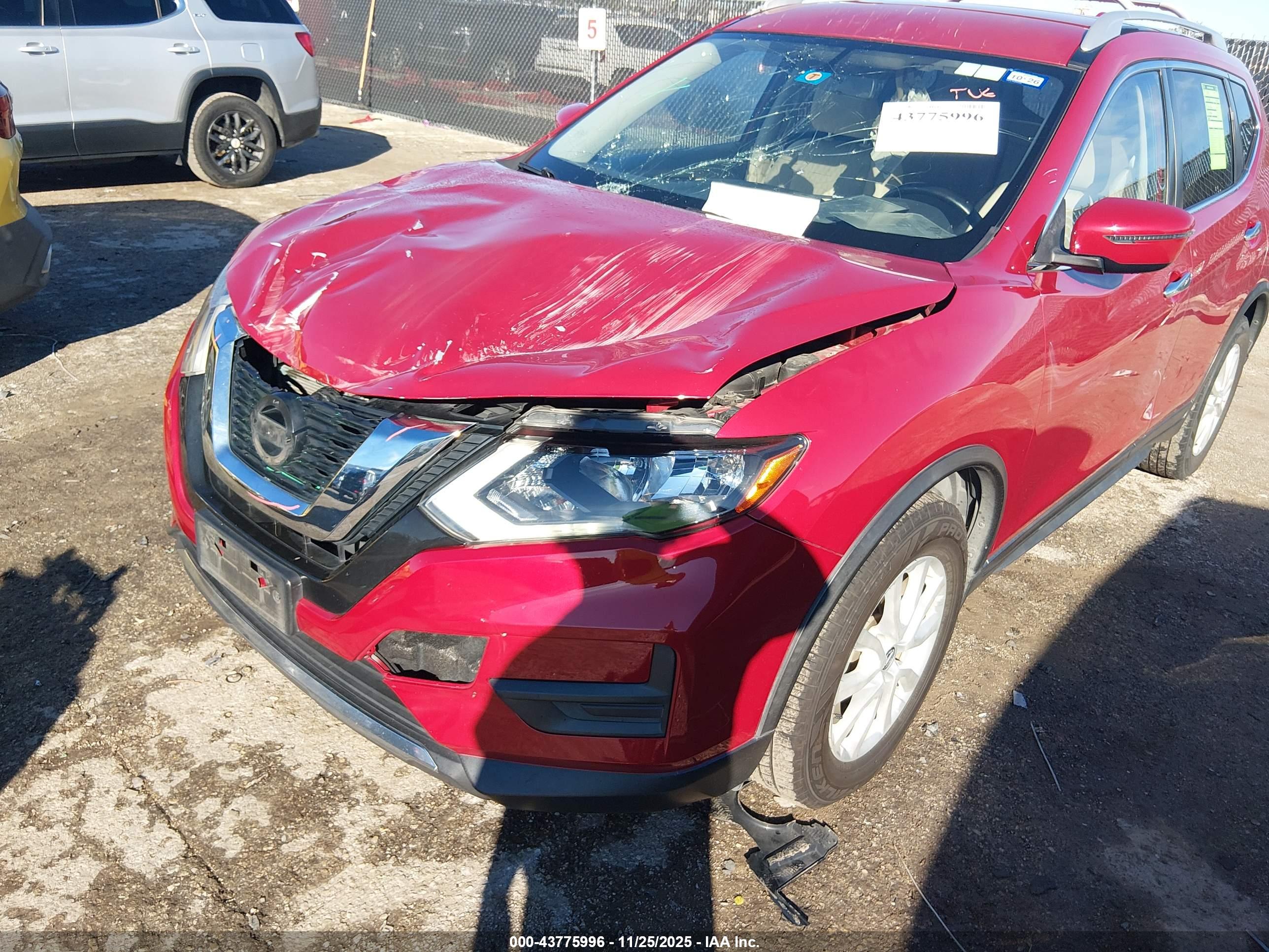 NISSAN ROGUE image 6