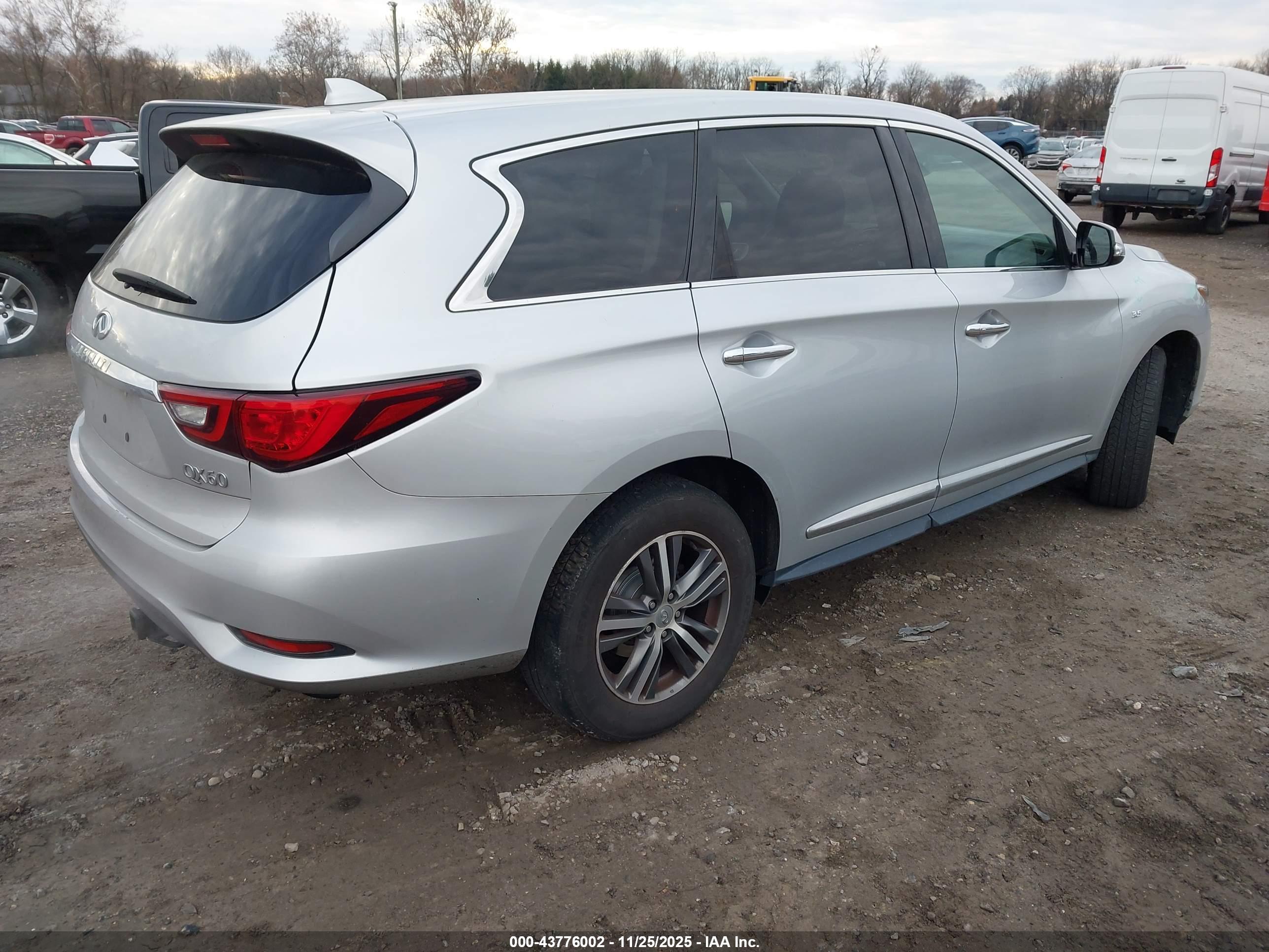 INFINITI QX60 image 4