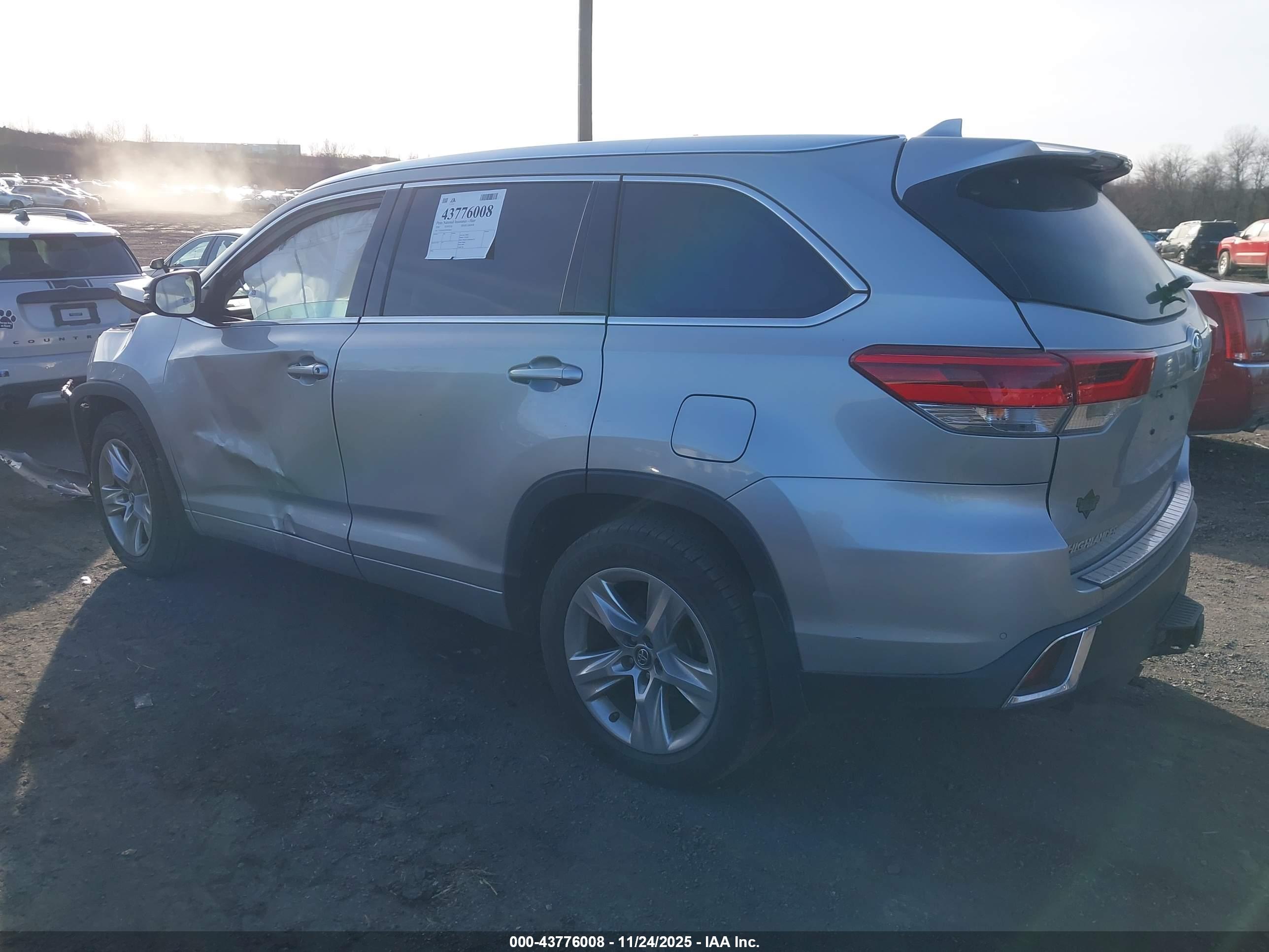 TOYOTA HIGHLANDER image 3
