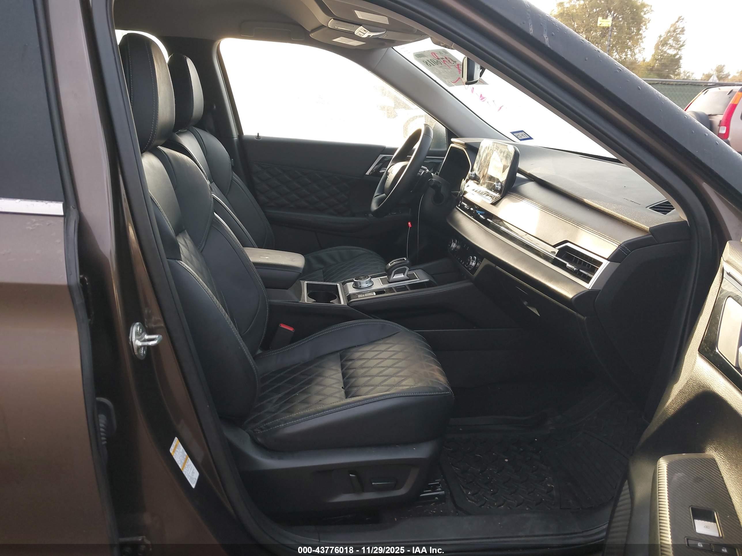 MITSUBISHI OUTLANDER image 5