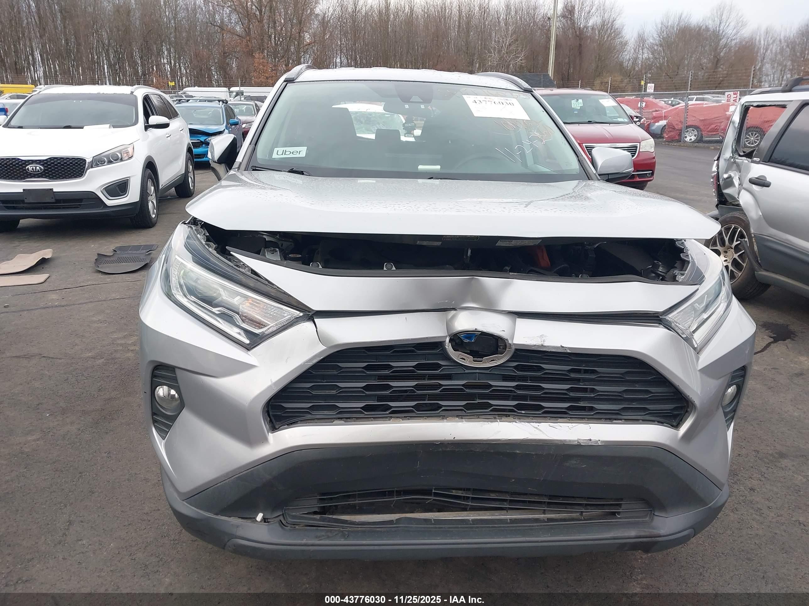 TOYOTA RAV4 image 6