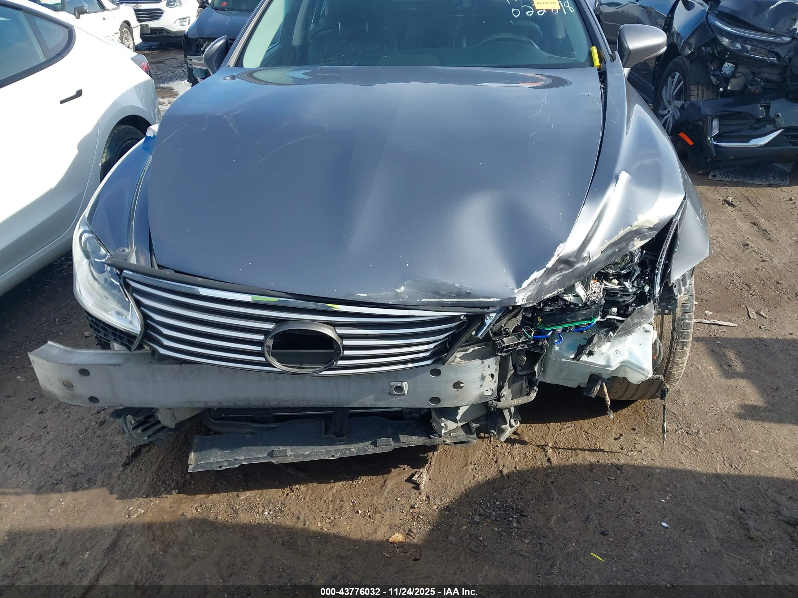 LEXUS LS image 6