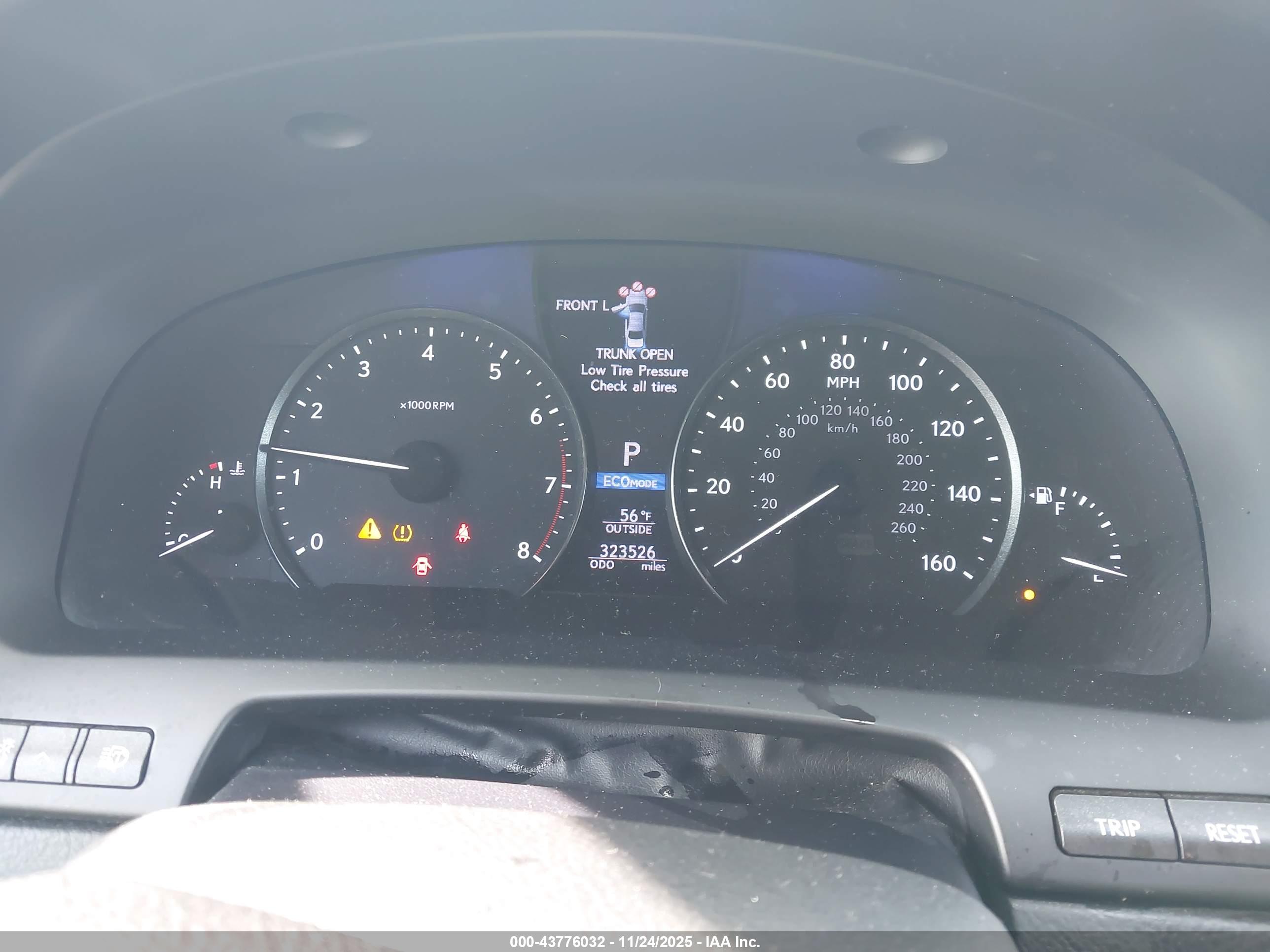 LEXUS LS image 7