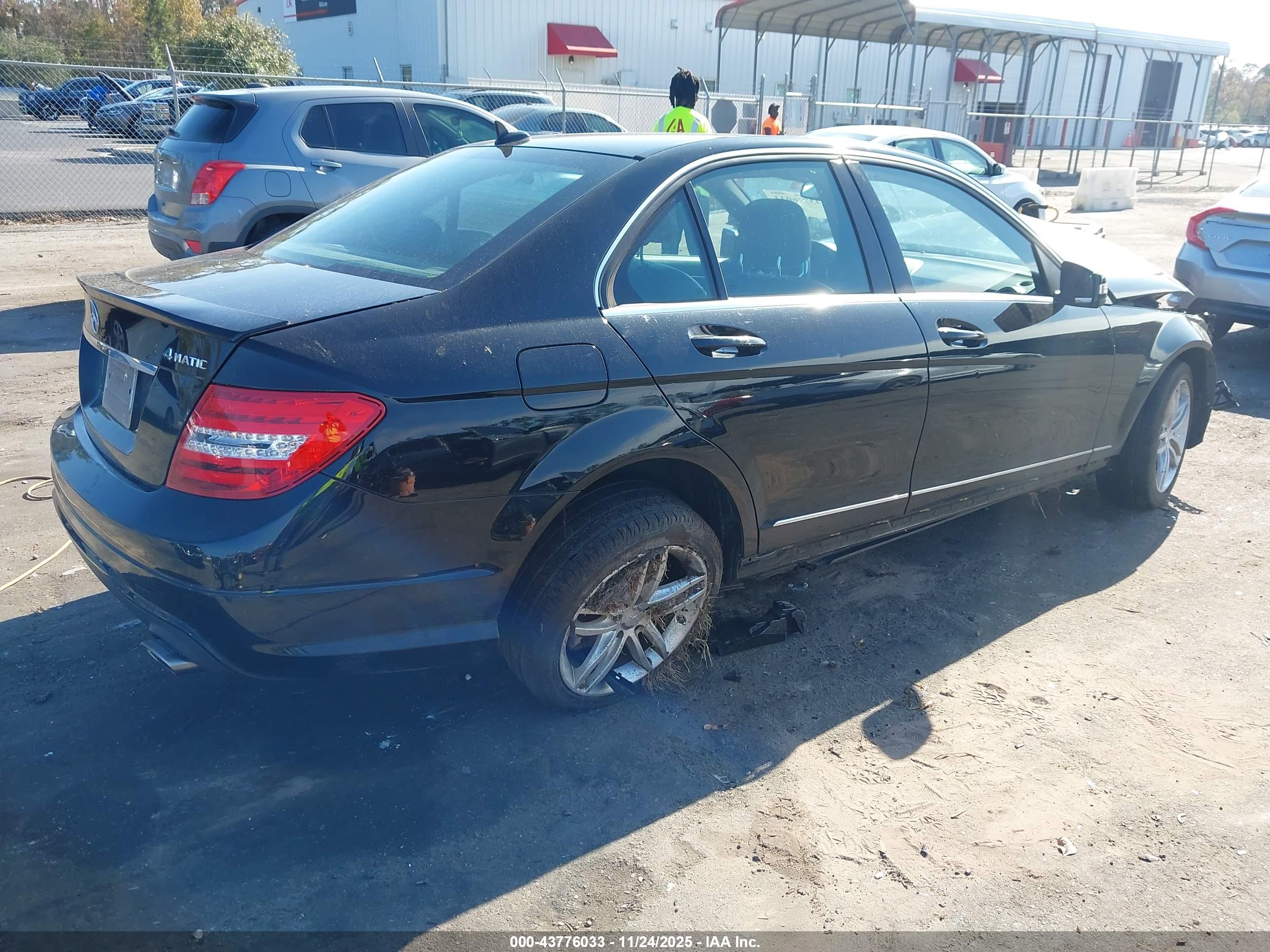 MERCEDES-BENZ C image 4