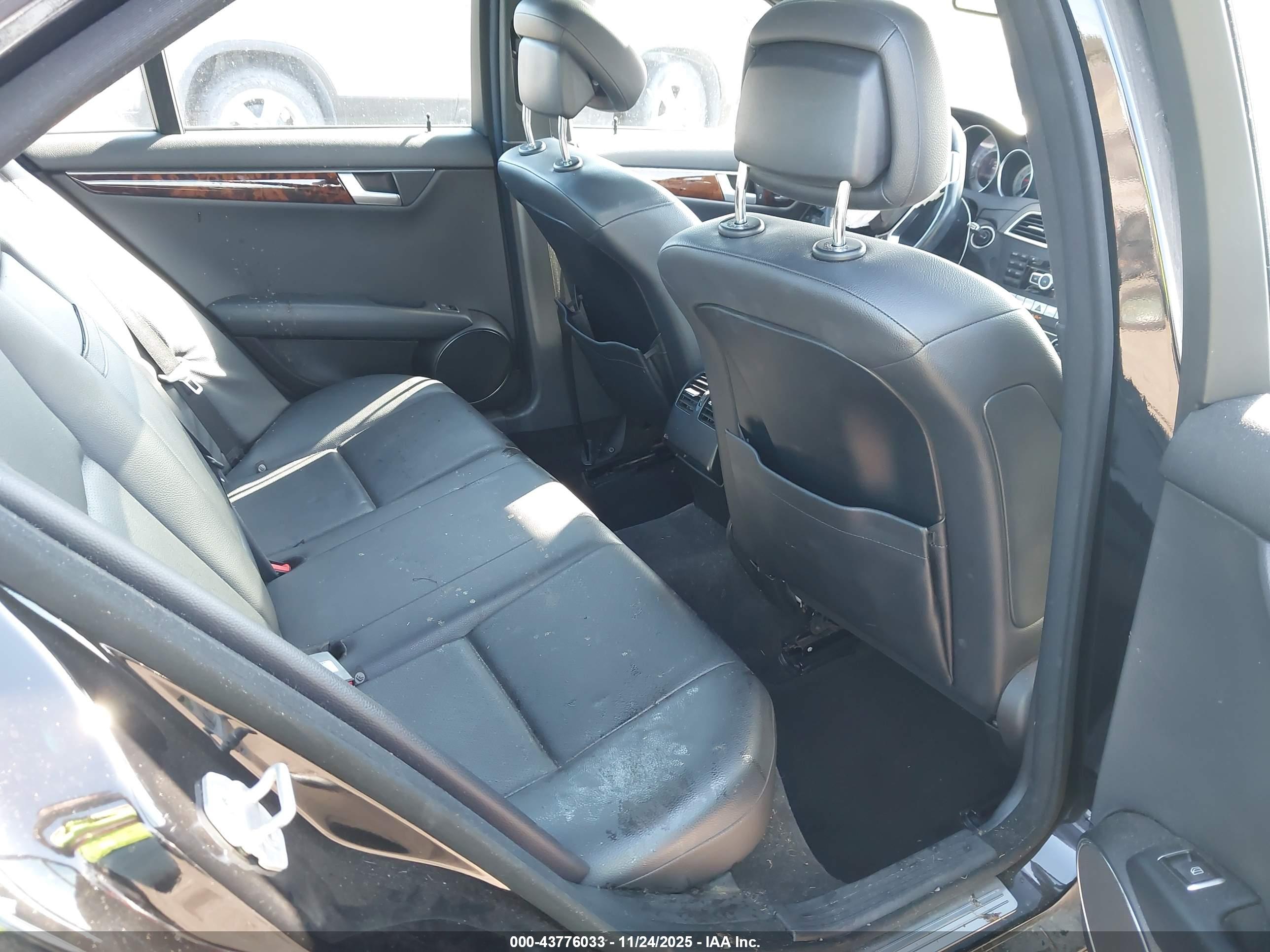 MERCEDES-BENZ C image 8