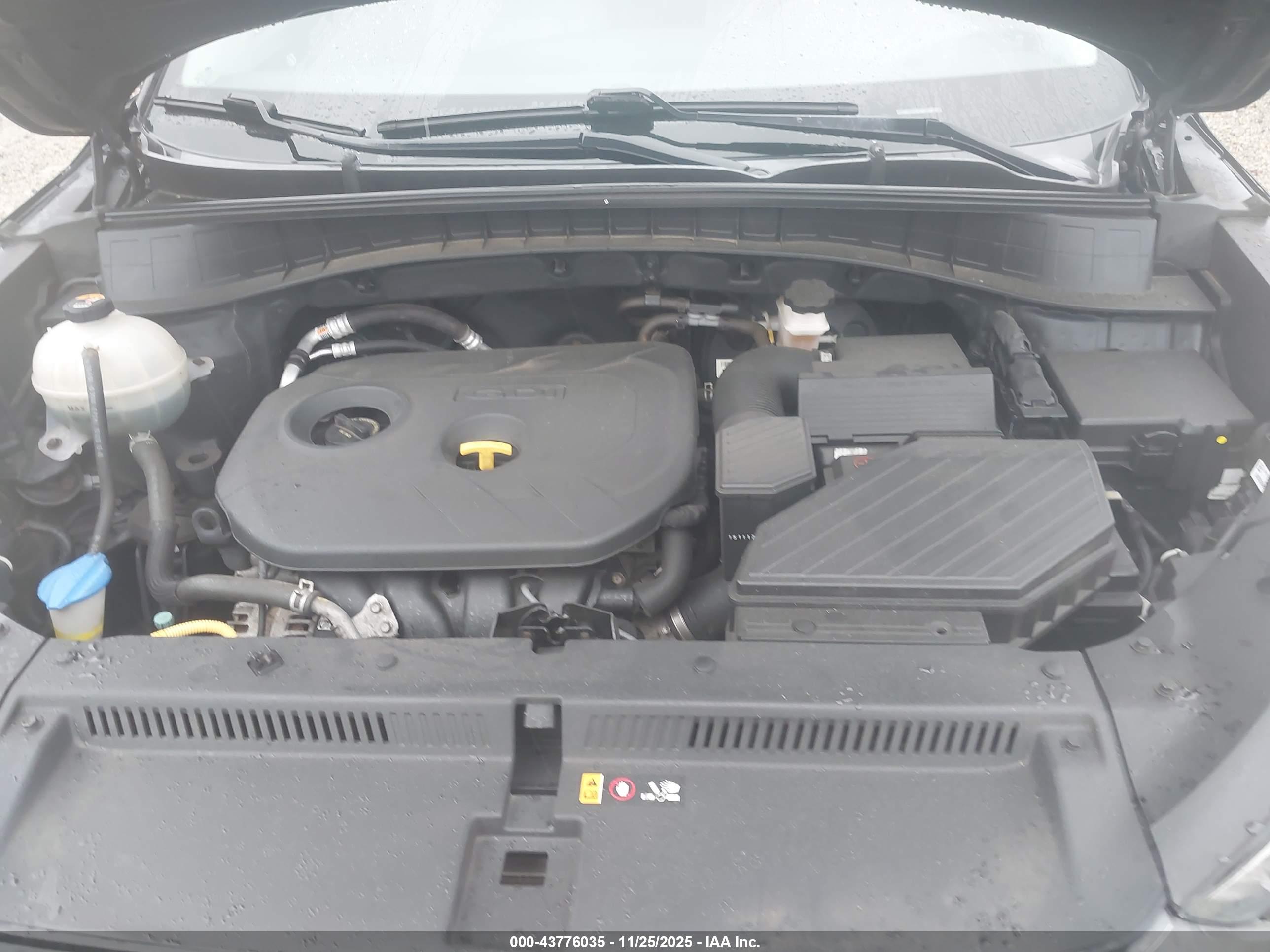 HYUNDAI TUCSON image 10