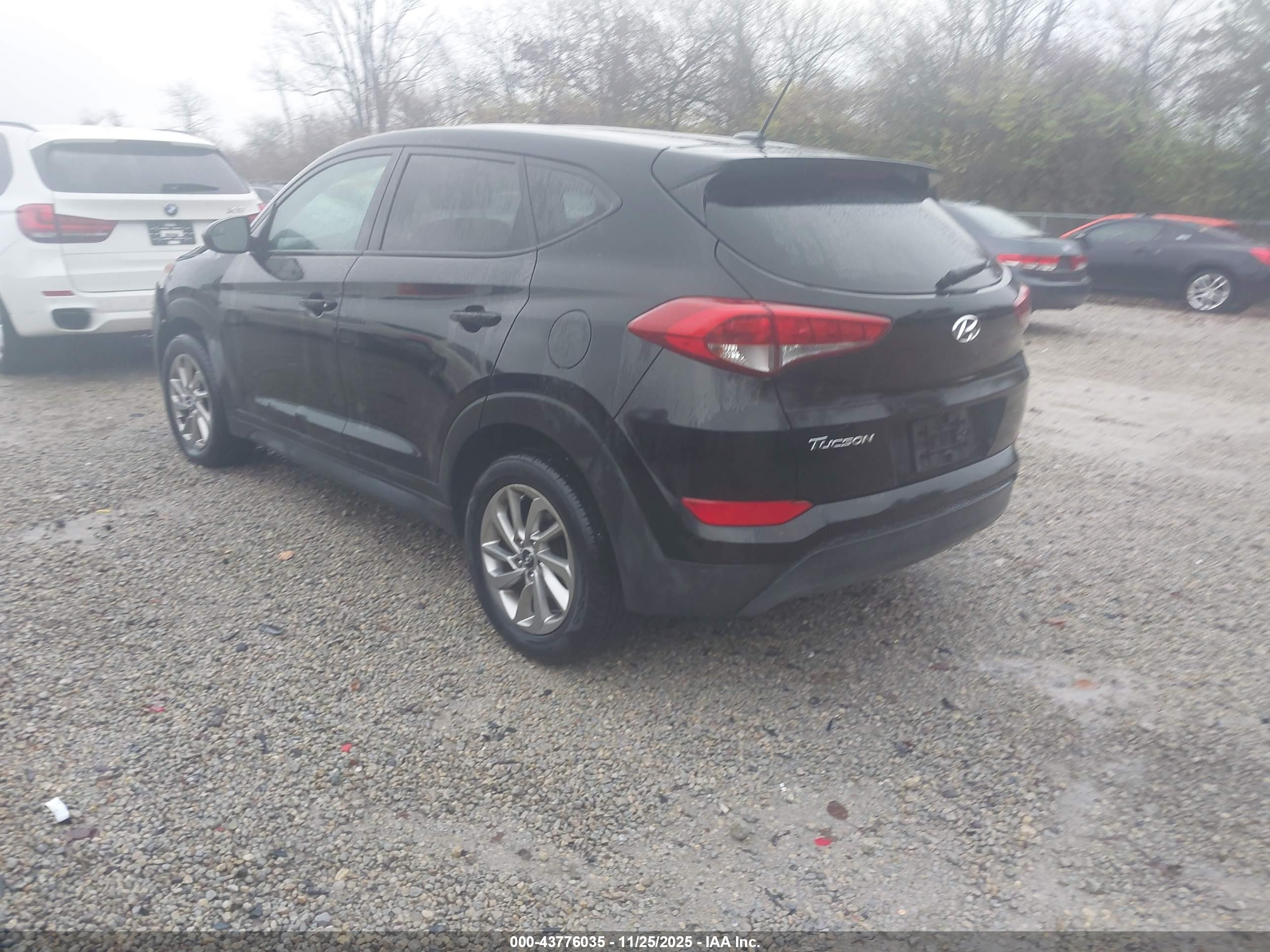 HYUNDAI TUCSON image 3