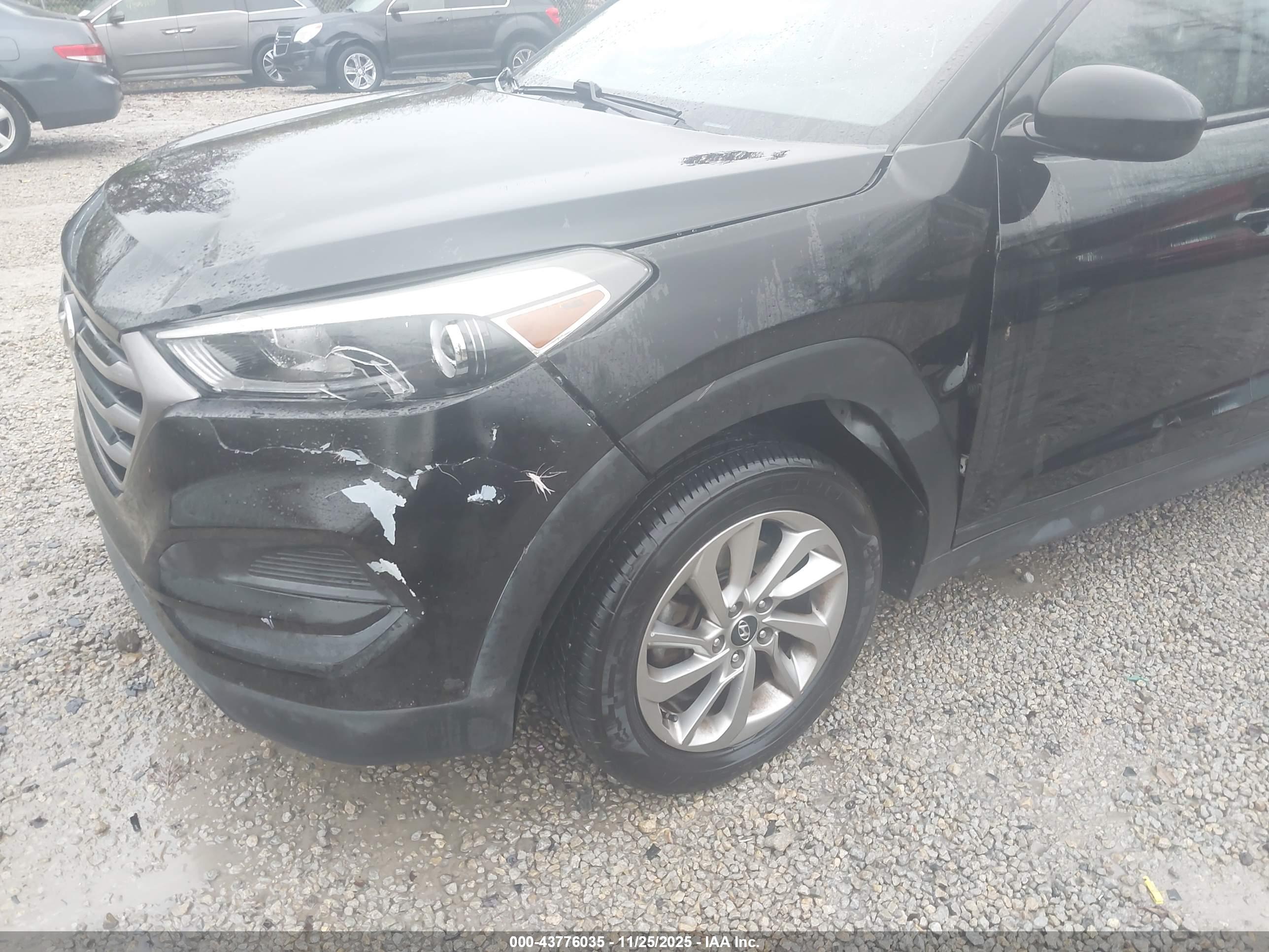 HYUNDAI TUCSON image 6